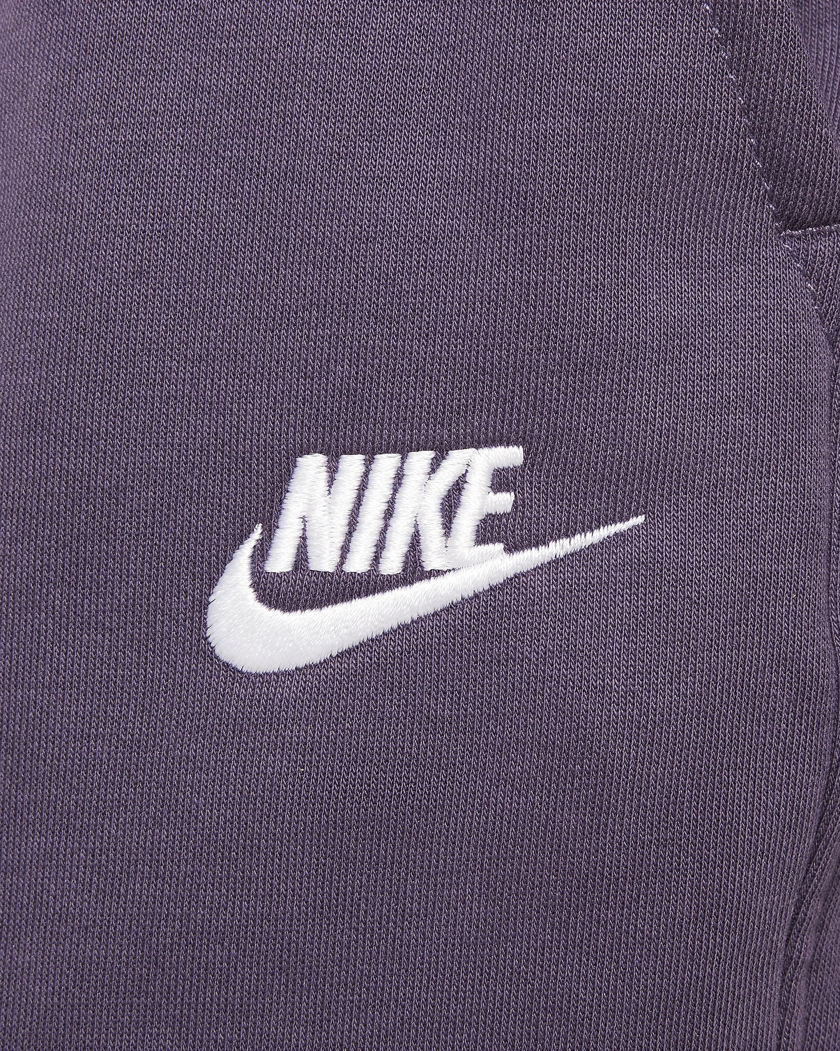 Nike Sportswear Club Fleece Older Kids' Loose Trousers - Dark Raisin/Dark Raisin/White