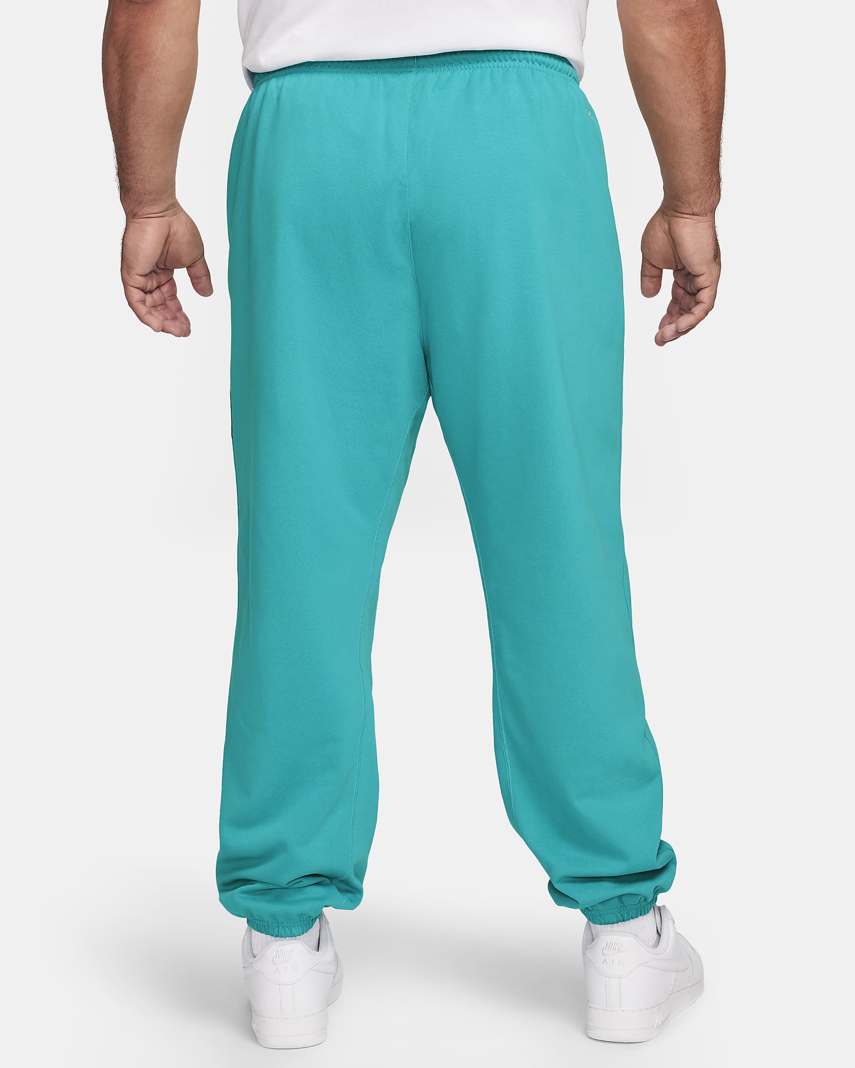 Nike Standard Issue Men's DriFIT Basketball Trousers. Nike BE