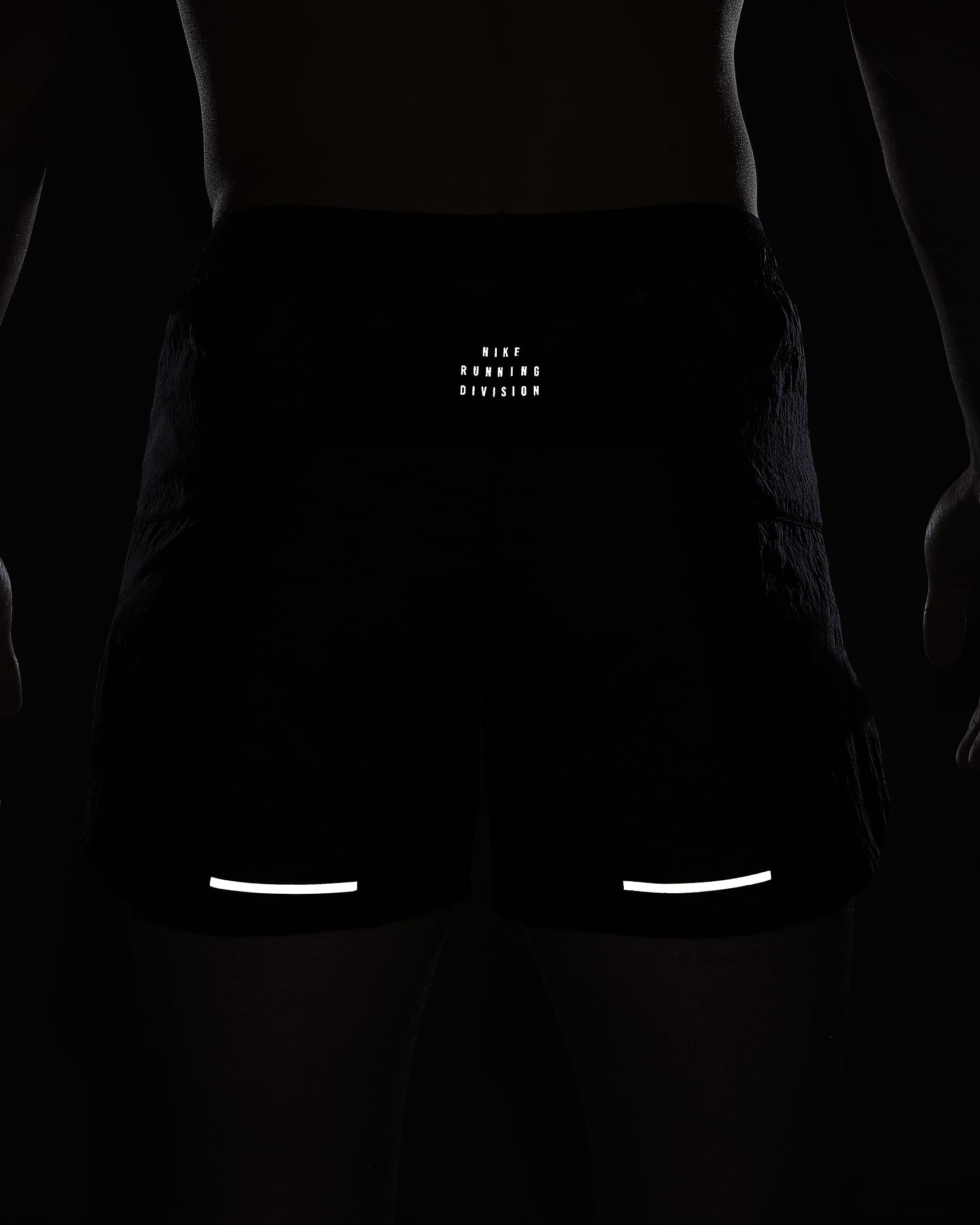 Shorts de correr Dri-FIT de 13 cm con forro de ropa interior para hombre Nike Stride Running Division - Negro/Negro