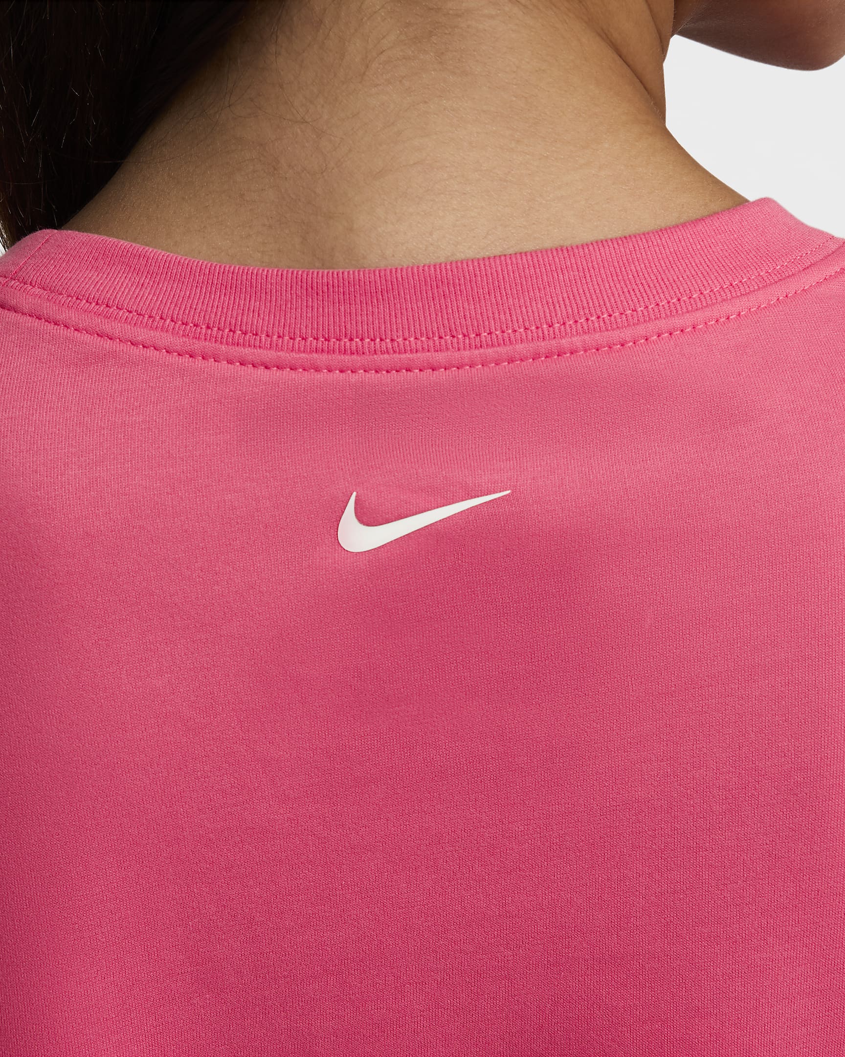 เสื้อยืดเอวลอยแขนสั้นผู้หญิง Nike Pro - Aster Pink