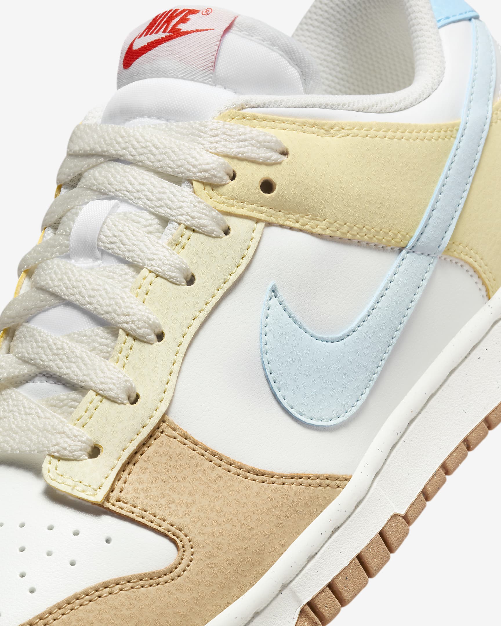 Nike Dunk Low Women's Shoes. Nike LU