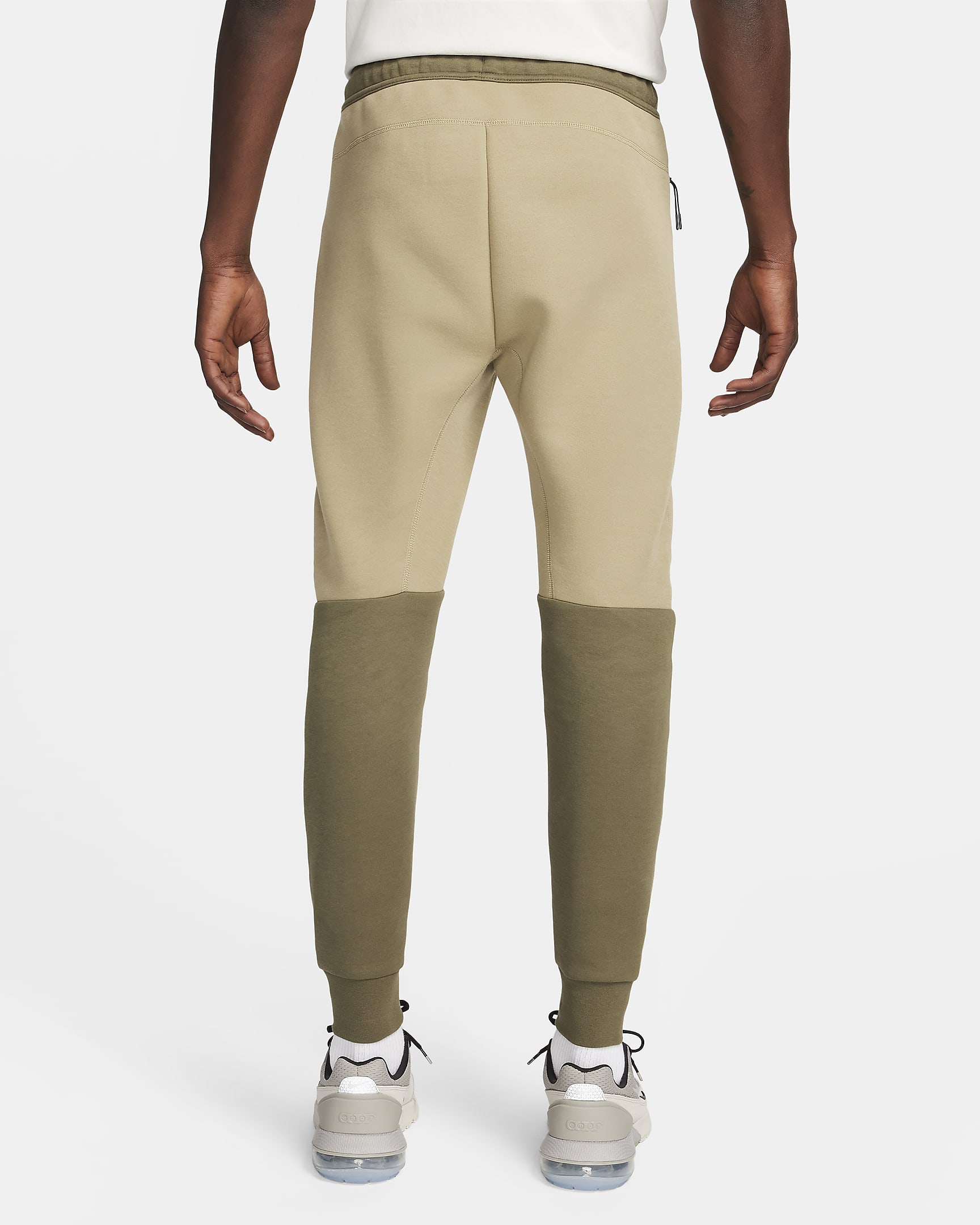 Joggingbyxor Nike Sportswear Tech Fleece för män - Neutral Olive/Medium Olive/Svart