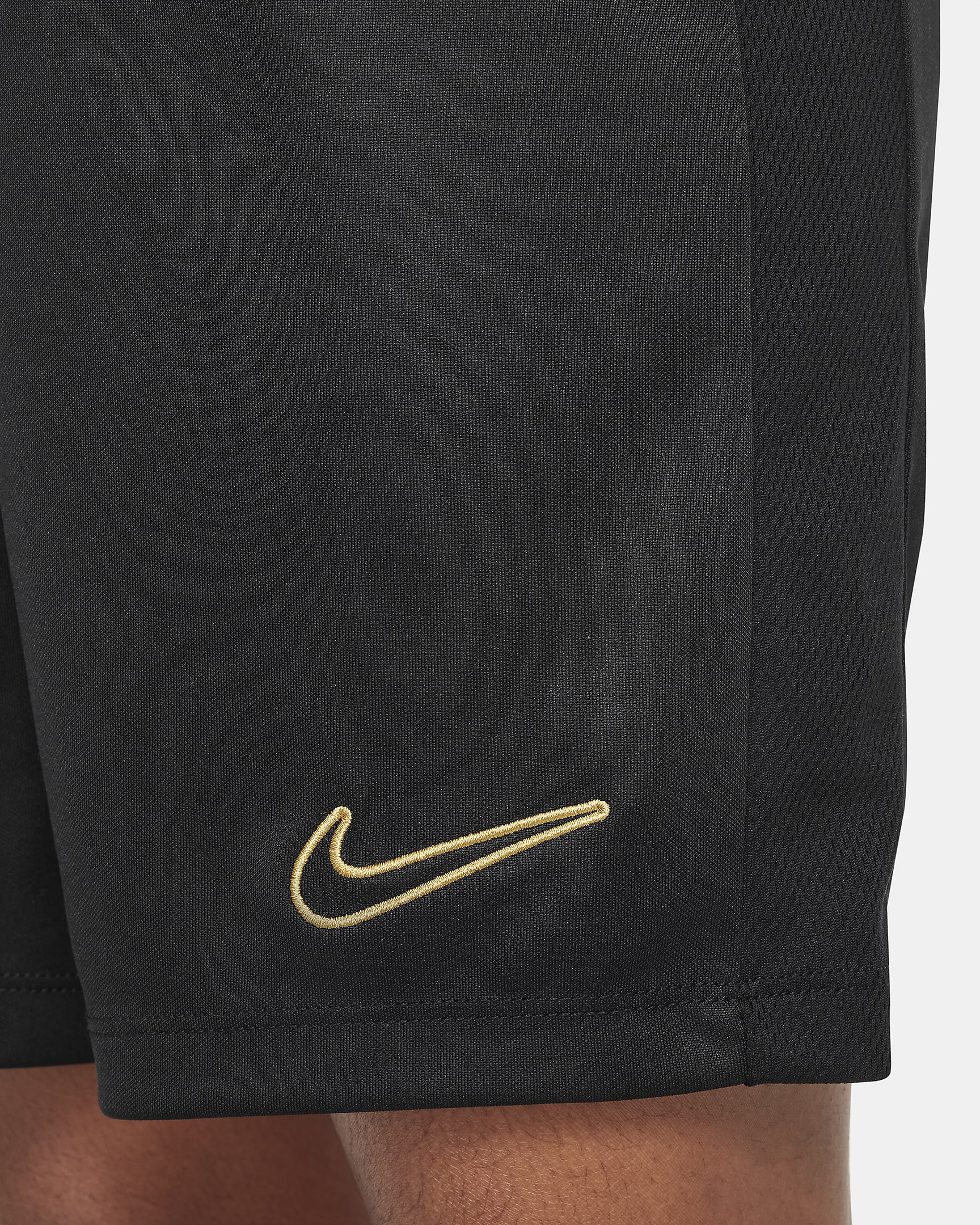 Nike Dri-FIT Academy23 兒童足球短褲 - 黑色/黑色/Metallic Gold