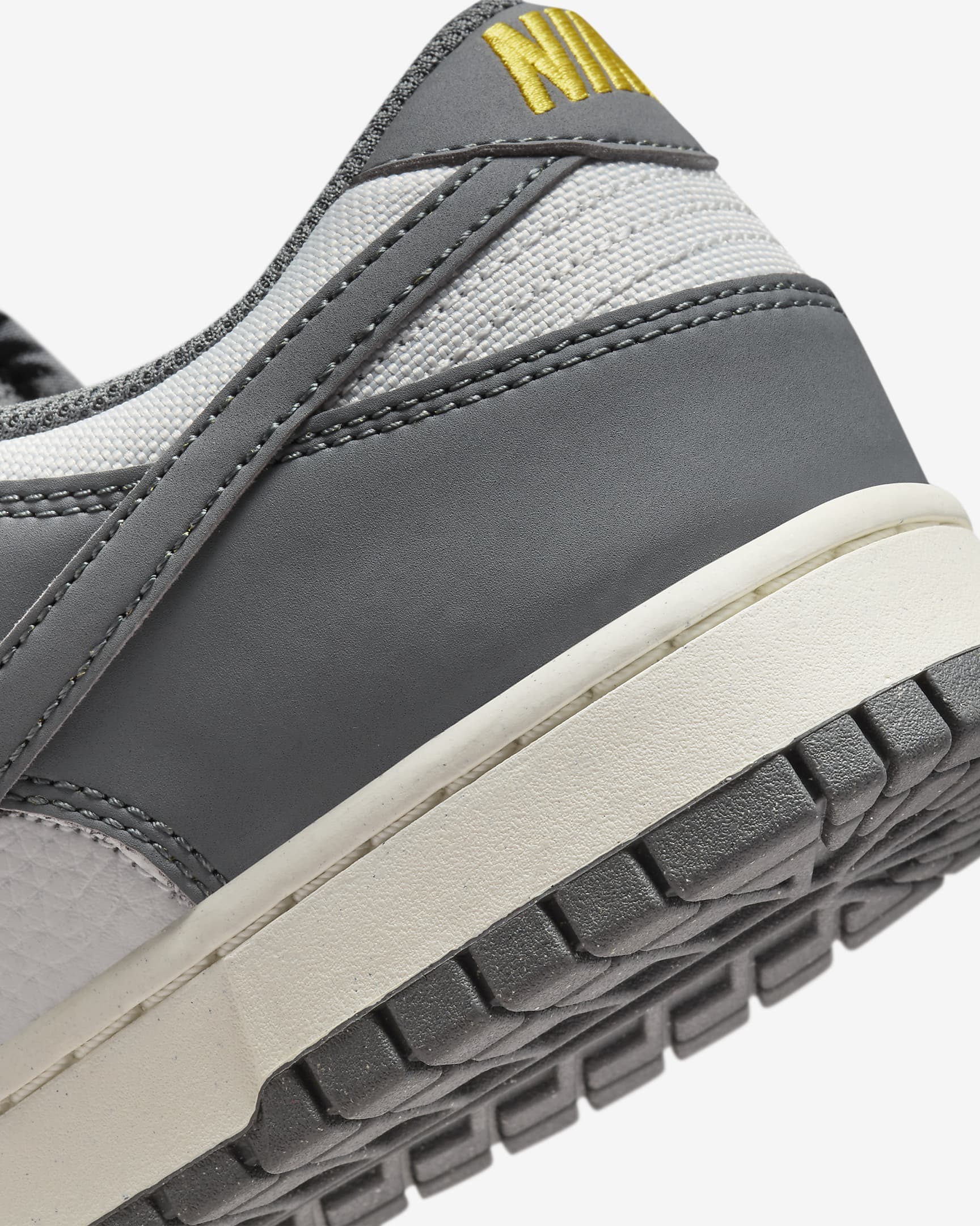 Nike Dunk Low Next Nature-sko til mænd - Iron Grey/Coconut Milk/Lightning/Photon Dust