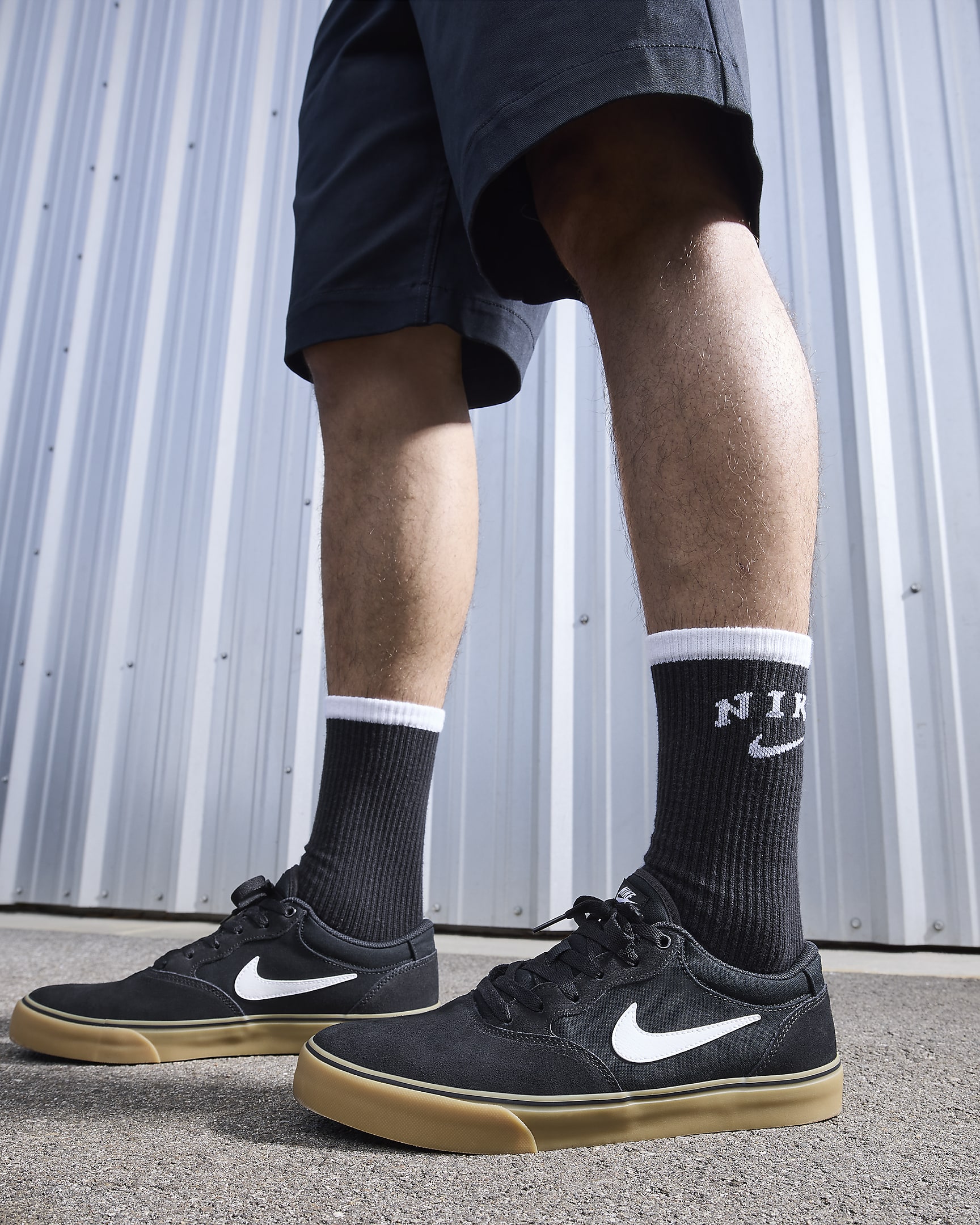 Nike SB Chron 2 Skate Shoe - Black/Black/Gum Light Brown/White