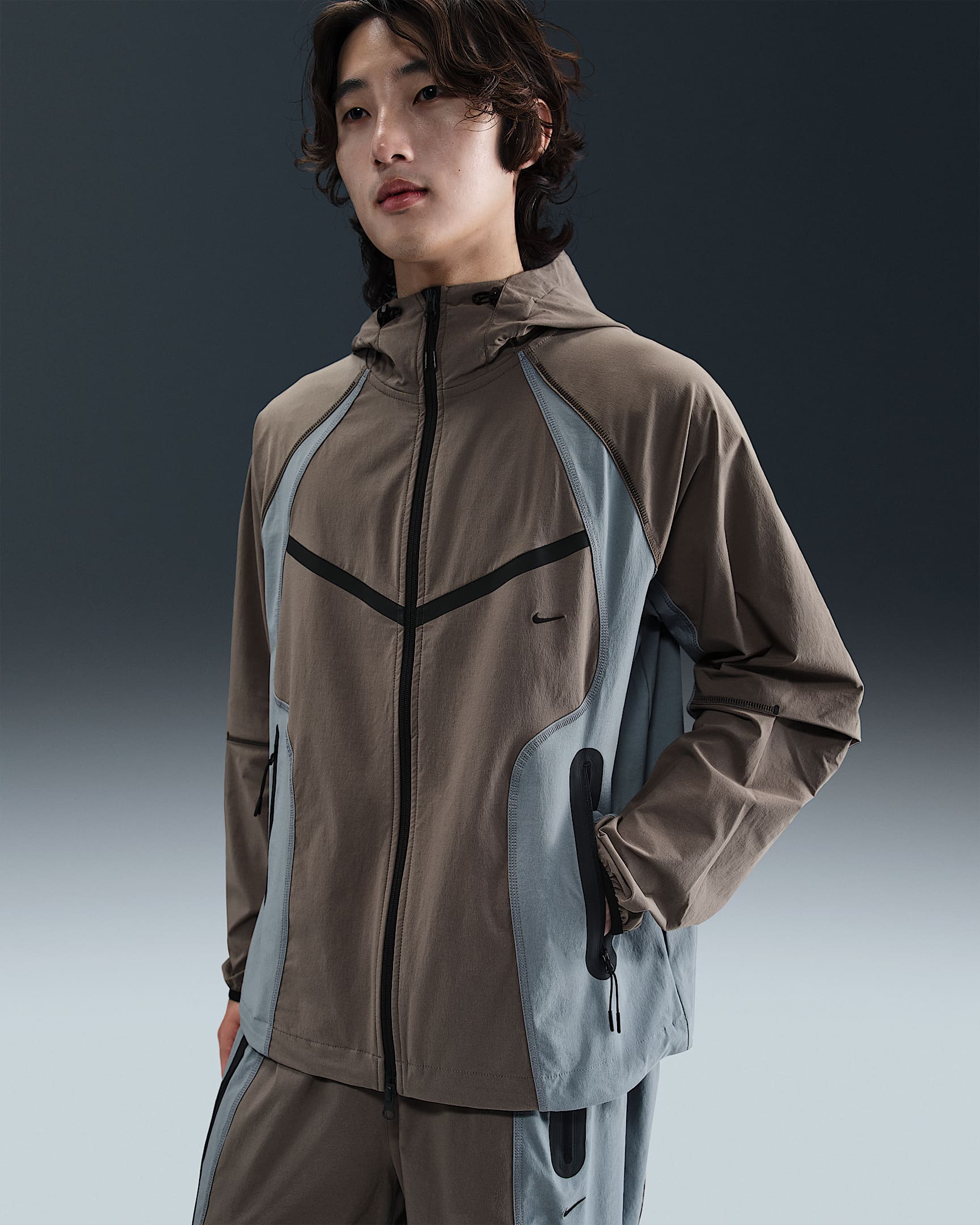 ナイキ テック メンズ Dri-FIT ウーブン カラーブロック ウィンドランナー オーバーサイズド ジャケット - ケイブストーン/クールグレー/ブラック