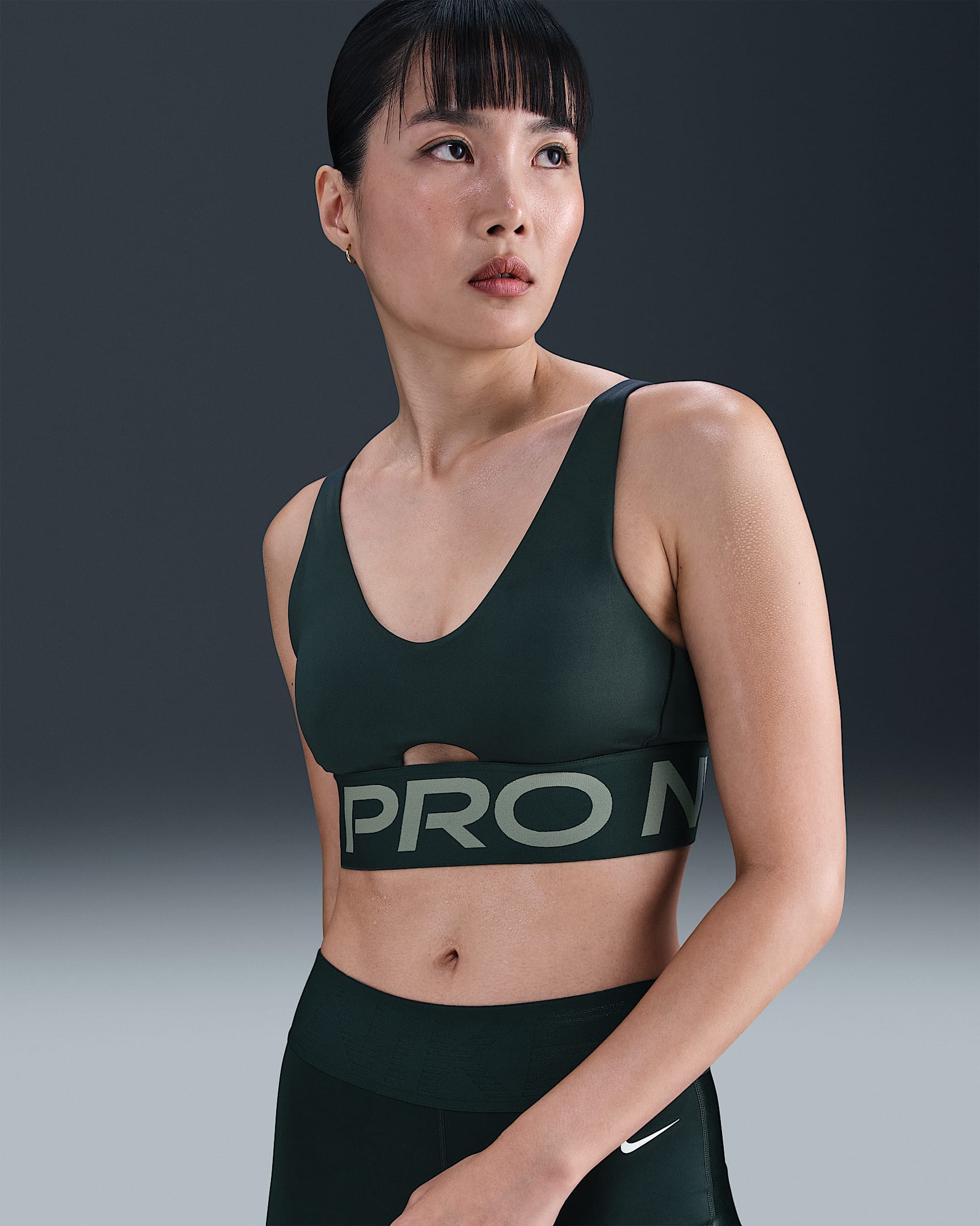 Nike Pro Indy Plunge Women's Medium-Support Padded Sports Bra - Seaweed/Clay Green/White