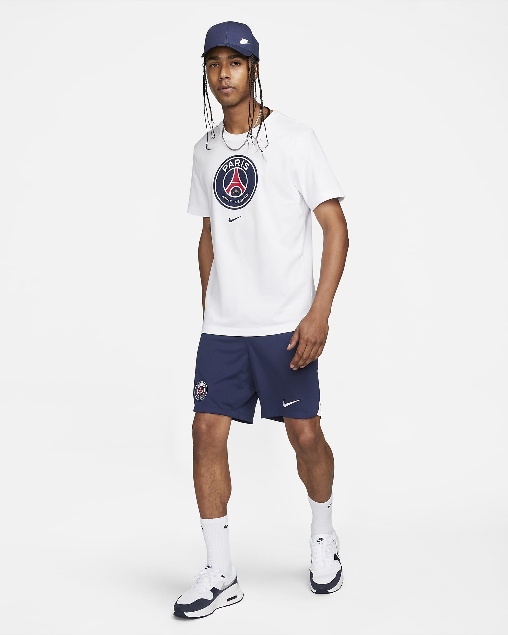 Paris Saint-Germain Crest Men's Soccer T-Shirt. Nike.com