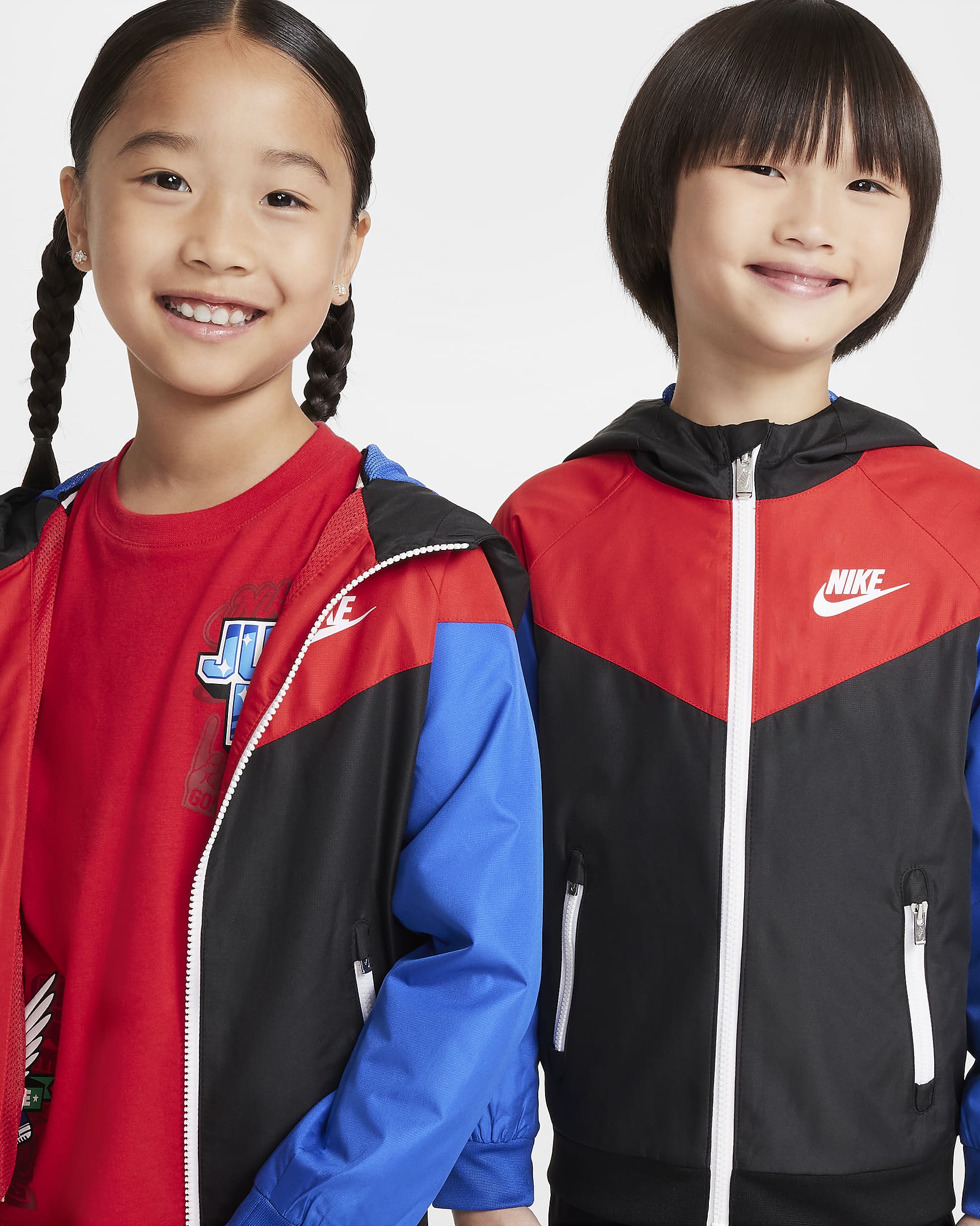 Chamarra con cierre completo para niños talla pequeña Nike Sportswear Windrunner - Negro