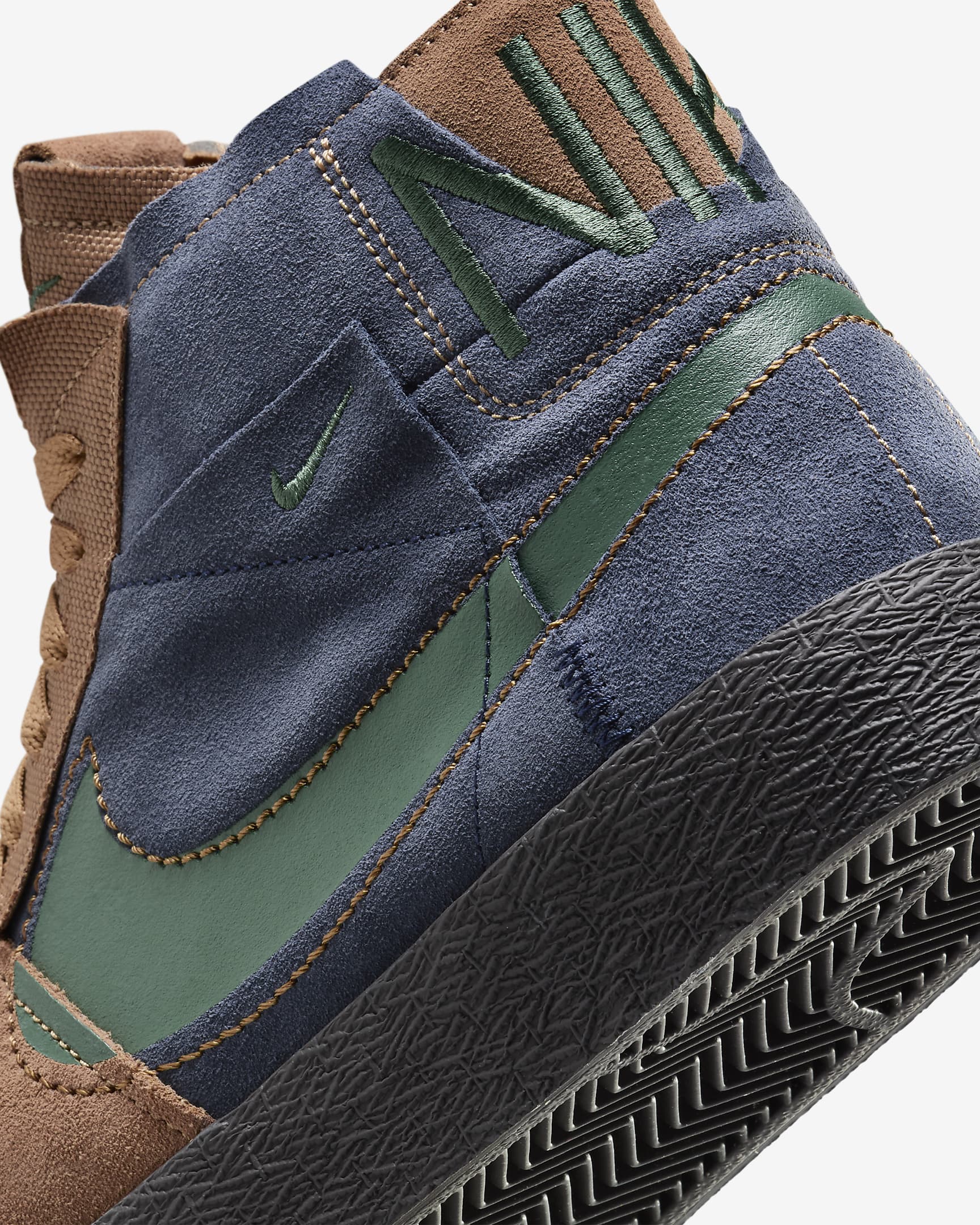 Nike SB Zoom Blazer Mid Premium gördeszkás cipő - Legend Dark Brown/Obsidian/Light British Tan/Fir