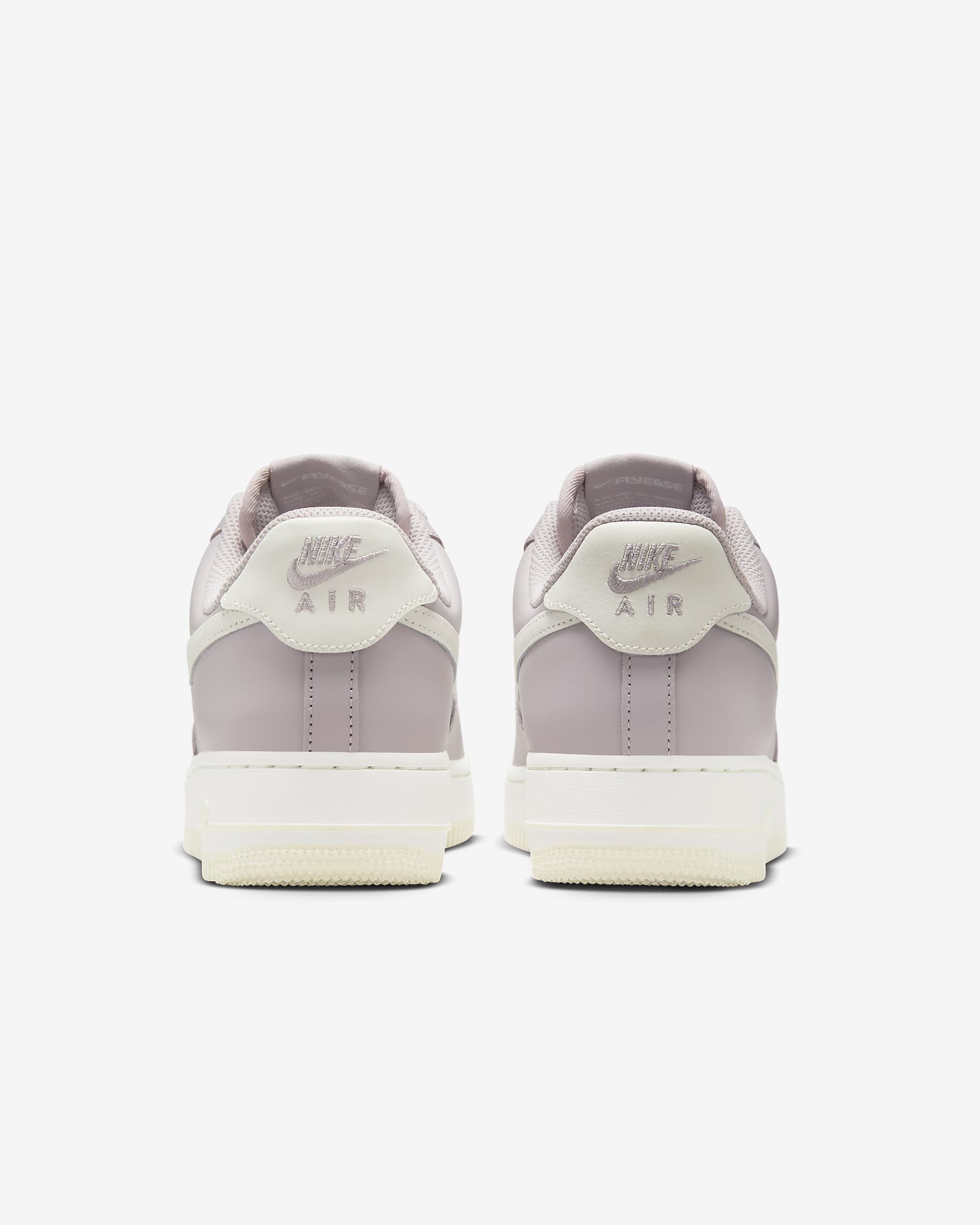 Tenis para mujer Nike Air Force 1 '07 EasyOn - Violeta platino/Leche de coco/Volt/Vela