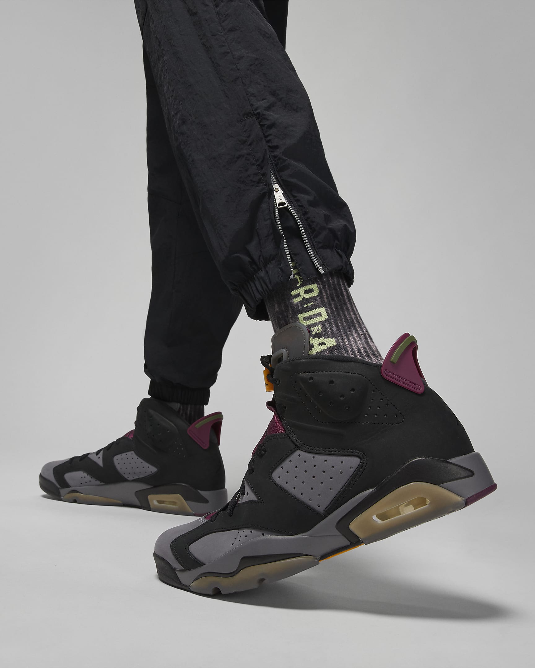 Jordan Essential Men's Statement WarmUp Trousers. Nike GB