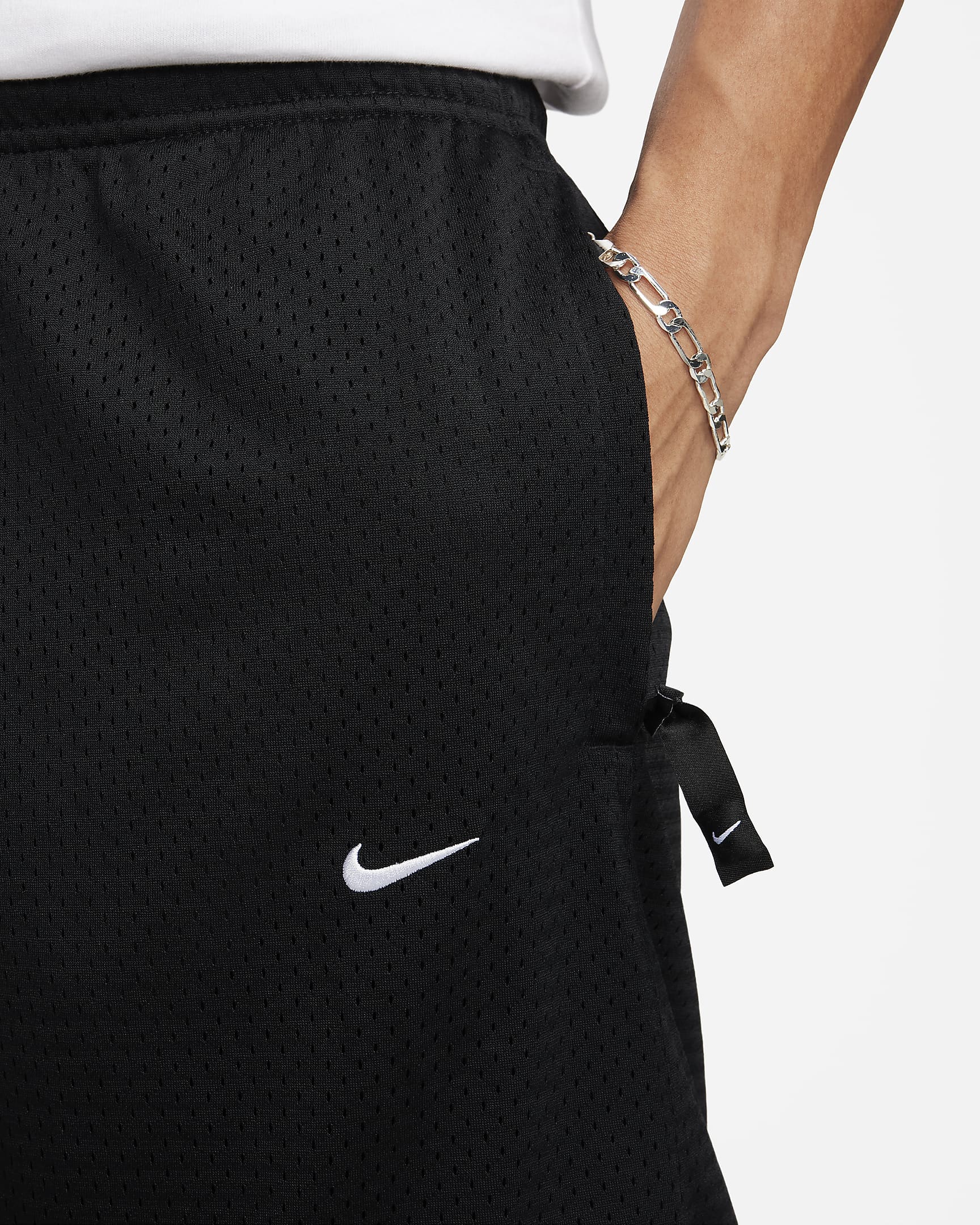 Short en mesh Nike Sportswear Swoosh pour homme - Noir/Blanc