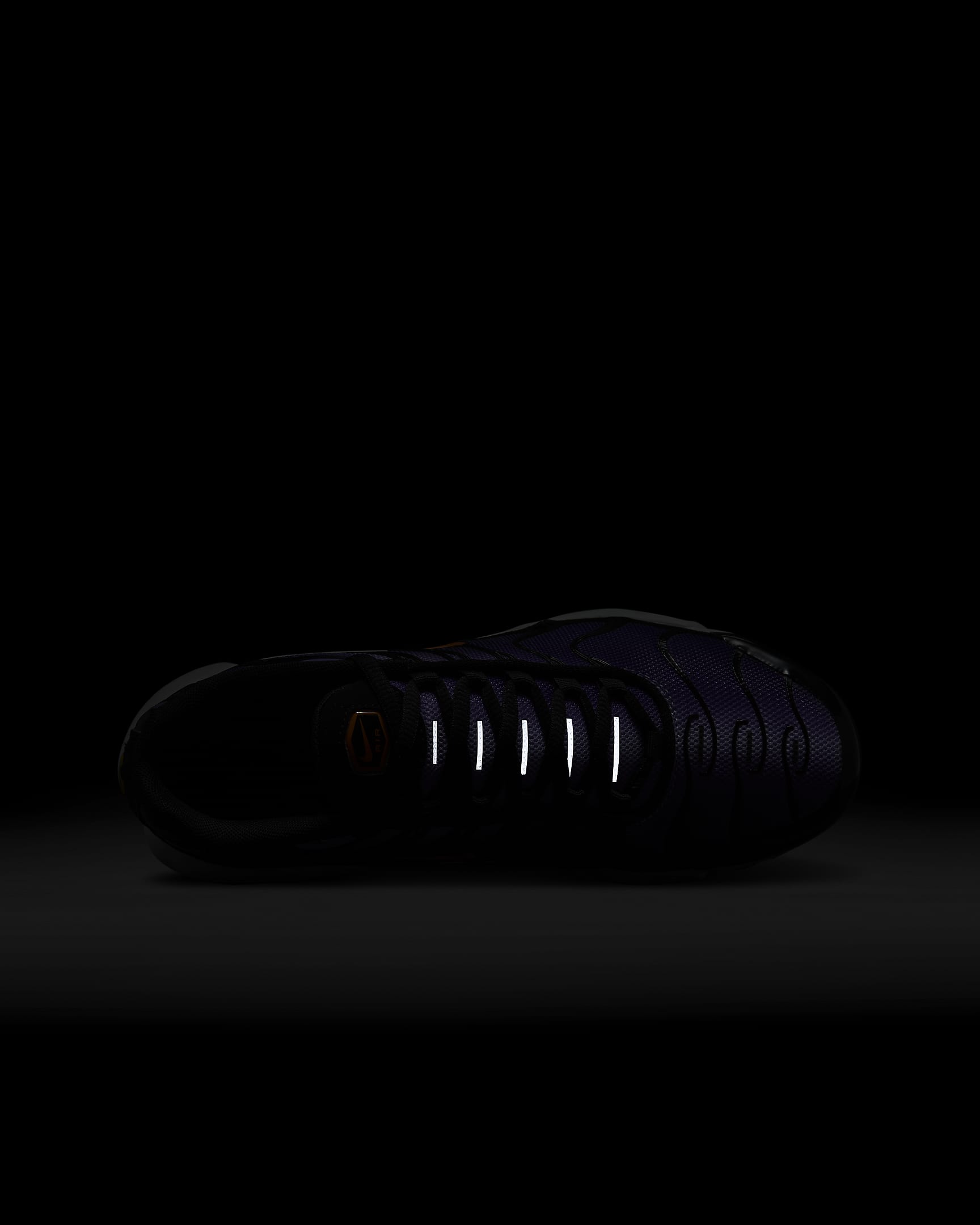 Nike Air Max Plus Older Kids' Shoes - Black/Voltage Purple/Purple Agate/Total Orange