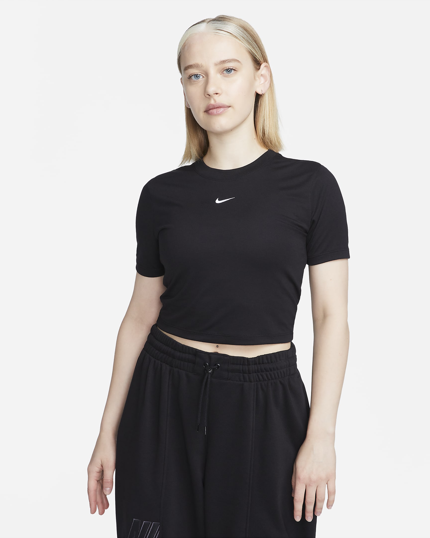 Nike Sportswear Essential Women's Slim Cropped T-Shirt - Black/White