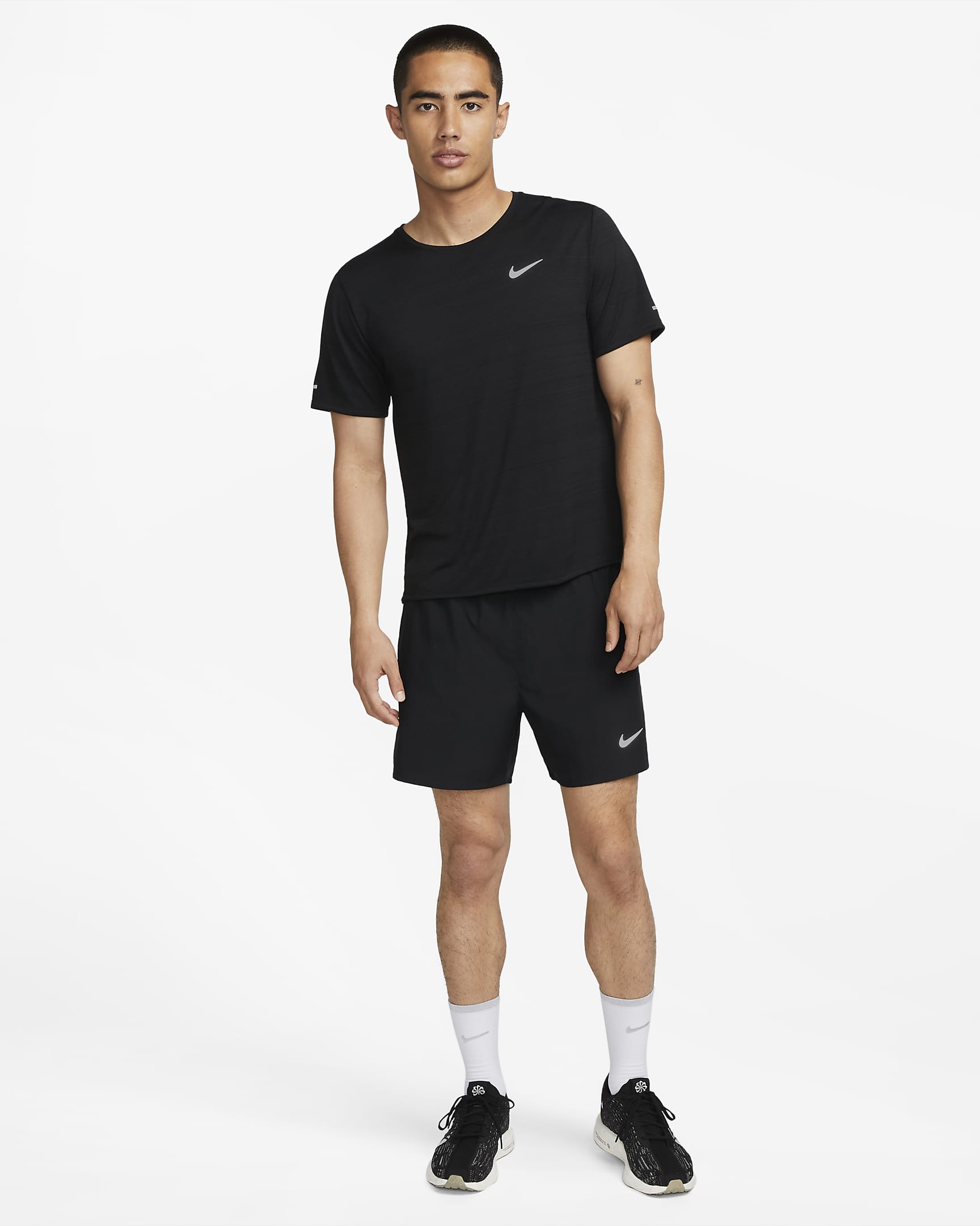 Nike Dri-FIT Challenger Men's 13cm (approx.) Brief-Lined Versatile Shorts - Black/Black/Black