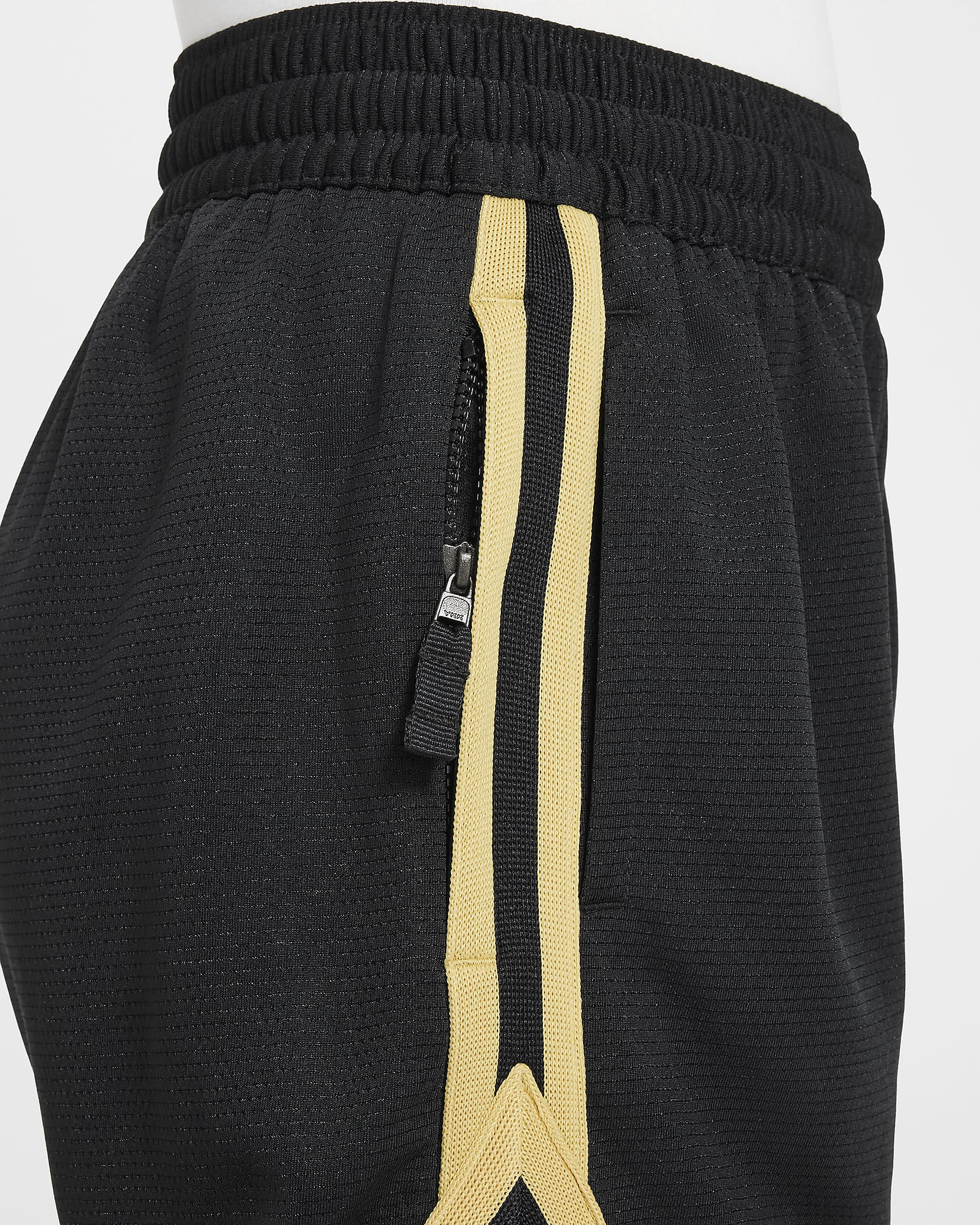 Nike DNA Older Kids' 12.5cm (approx.) Basketball Shorts - Black/Infinite Gold