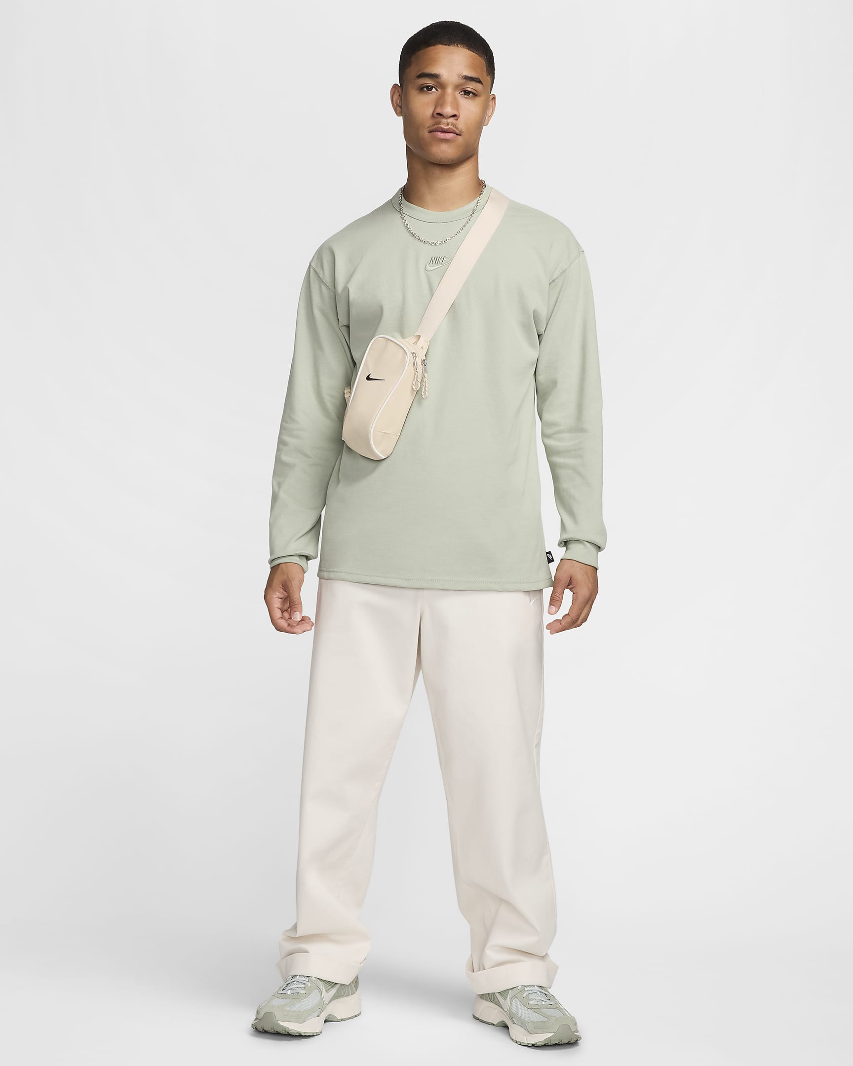 Nike Sportswear Premium Essentials Men's Long-Sleeve T-Shirt - Jade Horizon