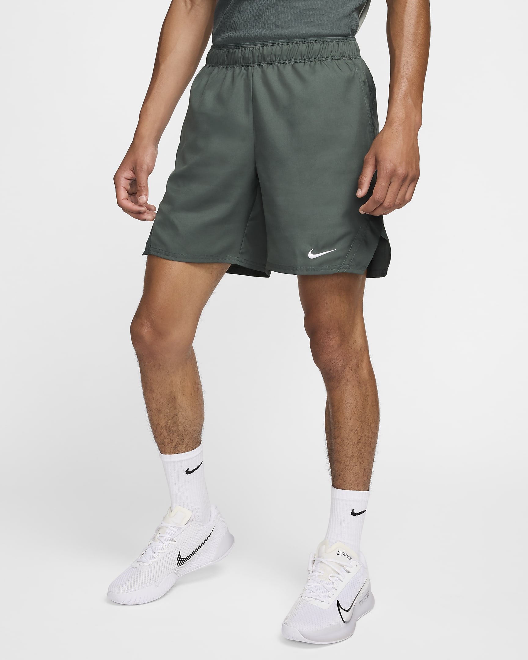 Tennisshorts NikeCourt Victory Dri-FIT 18 cm för män - Vintage Green/Vit