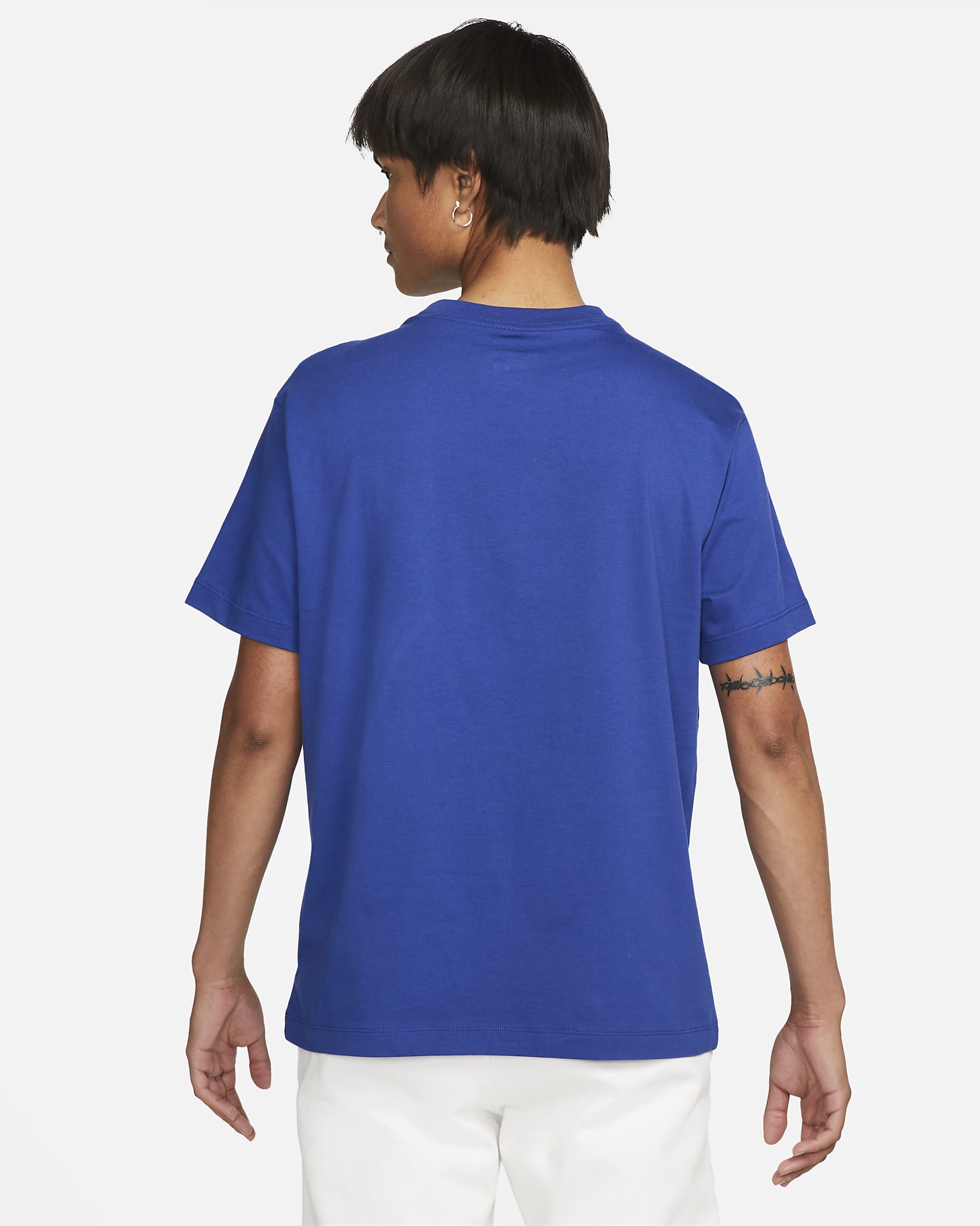 Chelsea F.C. Crest Women's Football T-Shirt. Nike SK
