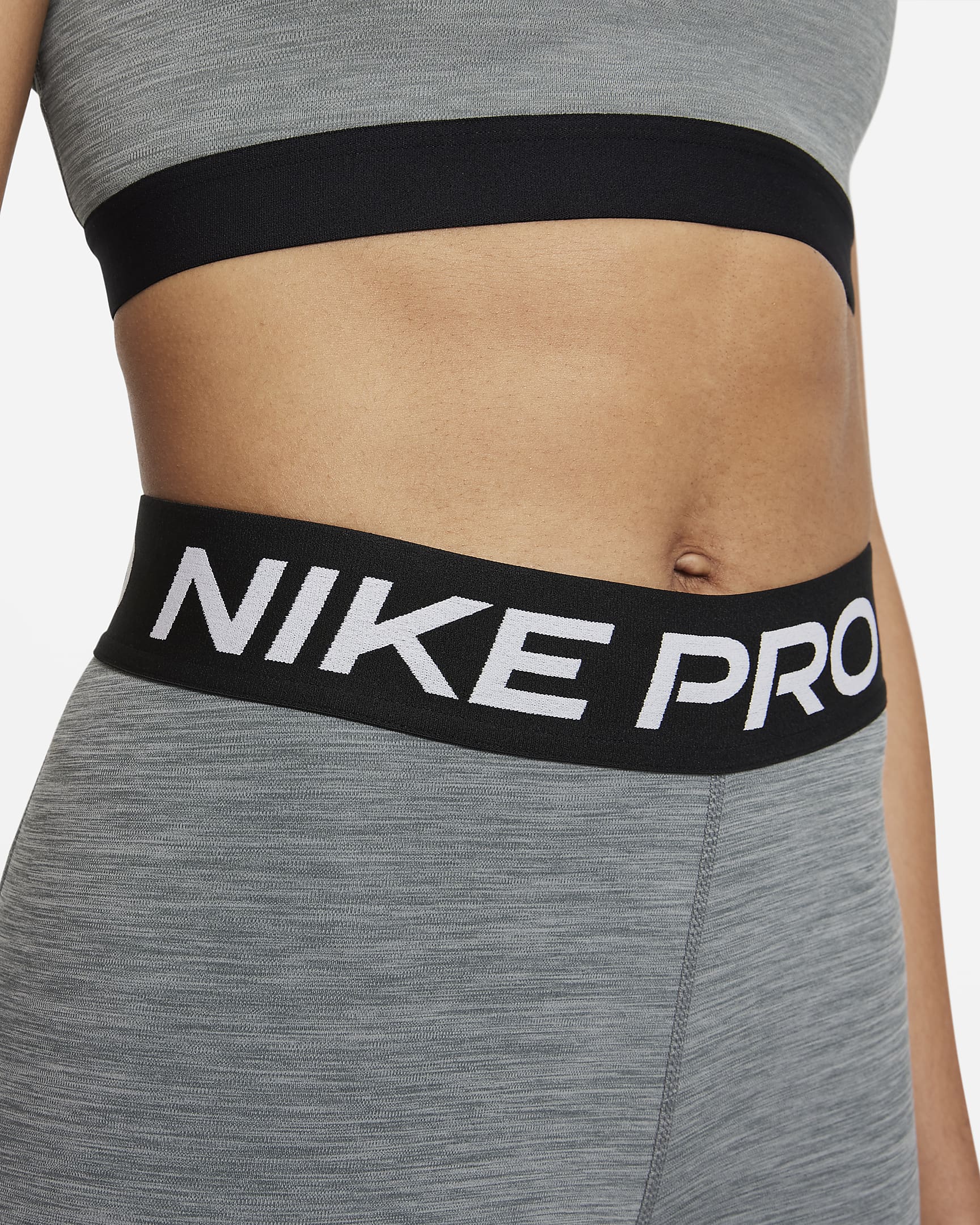 Nike Pro 365 verkürzte Leggings mit mittelhohem Bund und Mesheinsatz