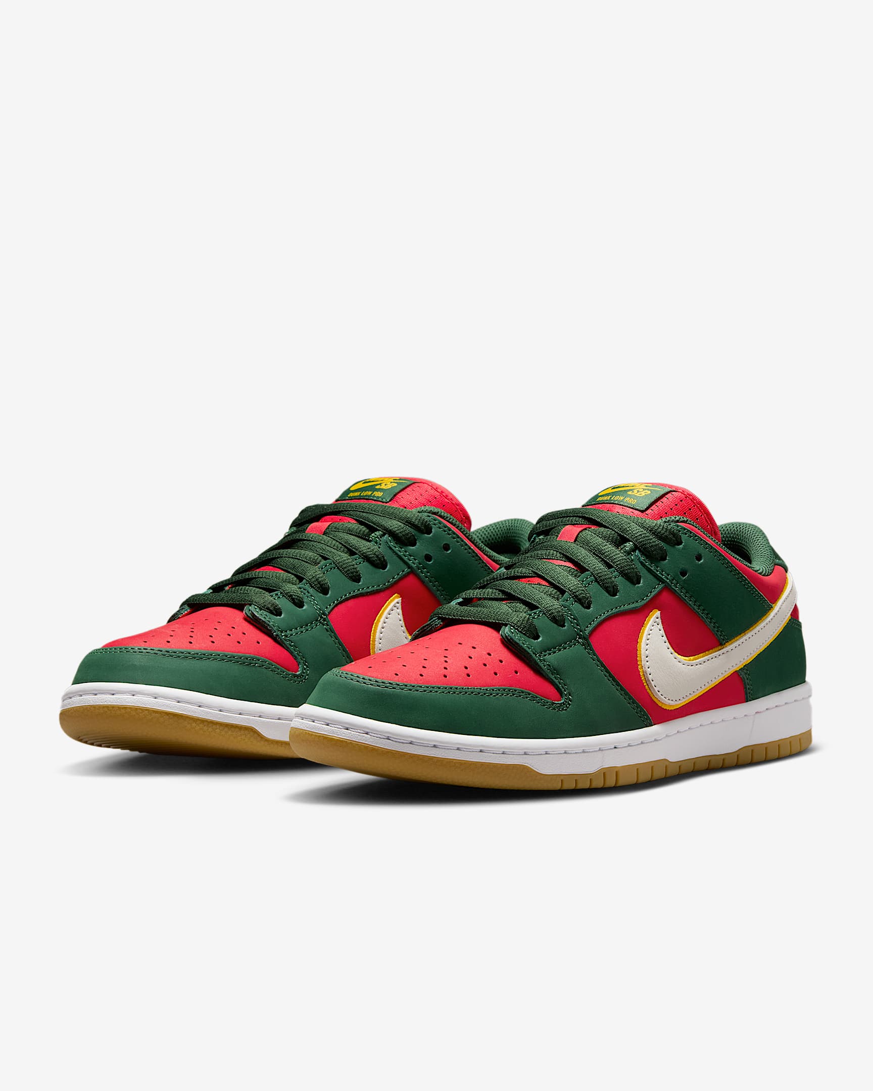 sb dunk low skate shoe