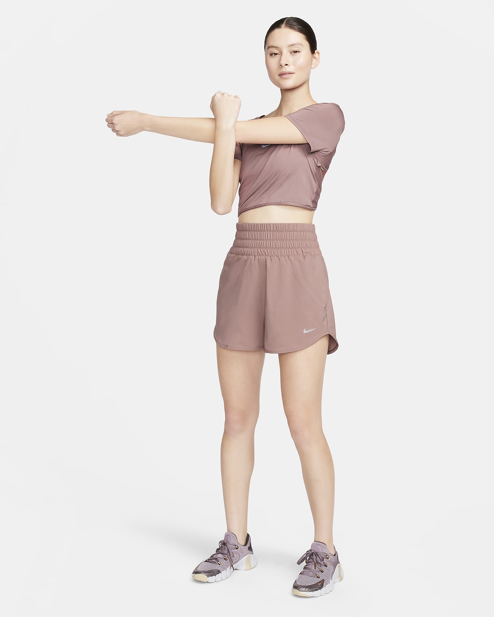 Nike One Dri-FIT Shorts mit Futter und besonders hohem Taillenbund für Damen (ca. 7,5 cm) - Smokey Mauve