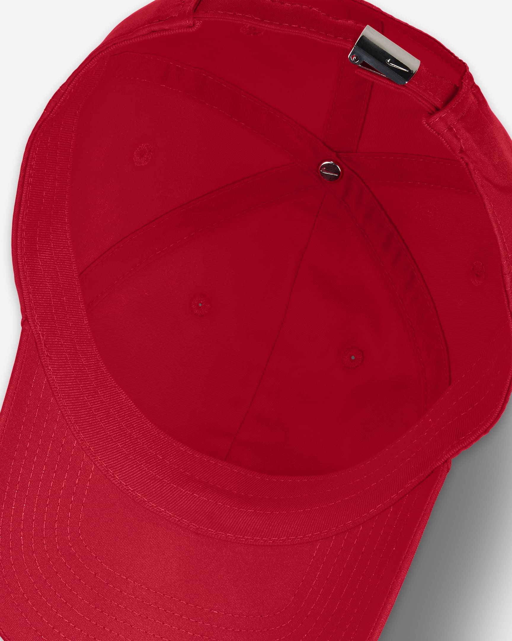 Nike Dri-FIT Club Unstructured Metal Swoosh Cap - University Red/Metallic Silver