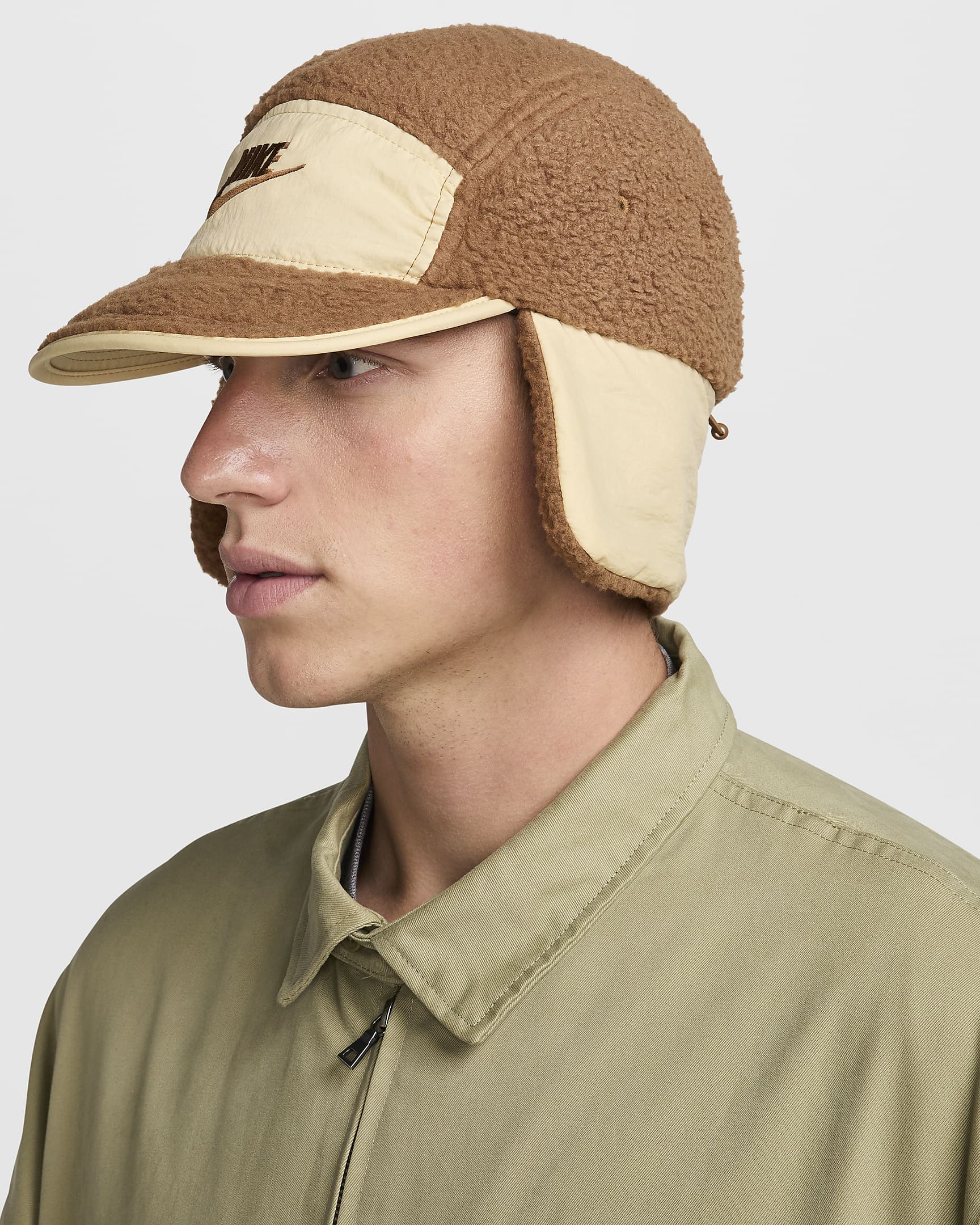 Nike Fly Gorra sense estructura per a l'exterior - Light British Tan/Sesame/Light British Tan