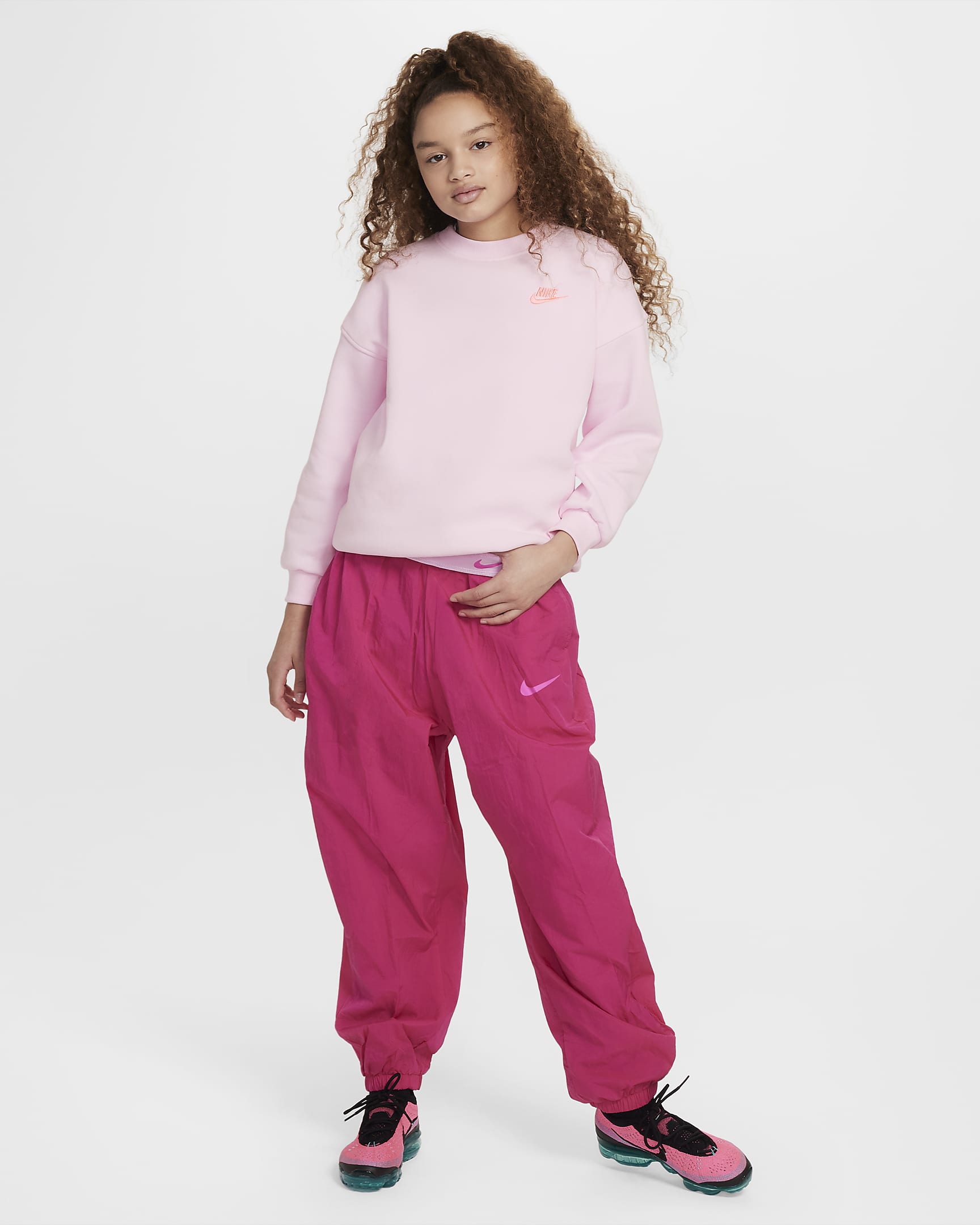 Nike Sportswear Club Fleece Older Kids' Oversized Sweatshirt - Pink Foam/Sunset Pulse