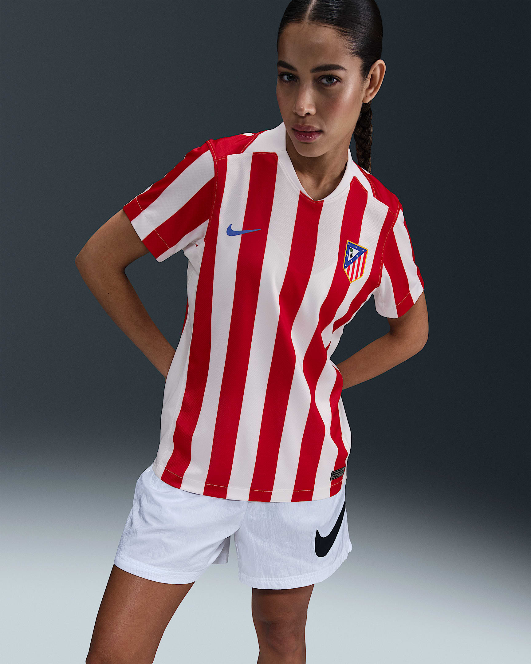 Primera equipación Stadium Atlético de Madrid 2025/26 Camiseta de fútbol Replica Nike Dri-FIT - Mujer - Sport Red/Blanco/Hyper Royal