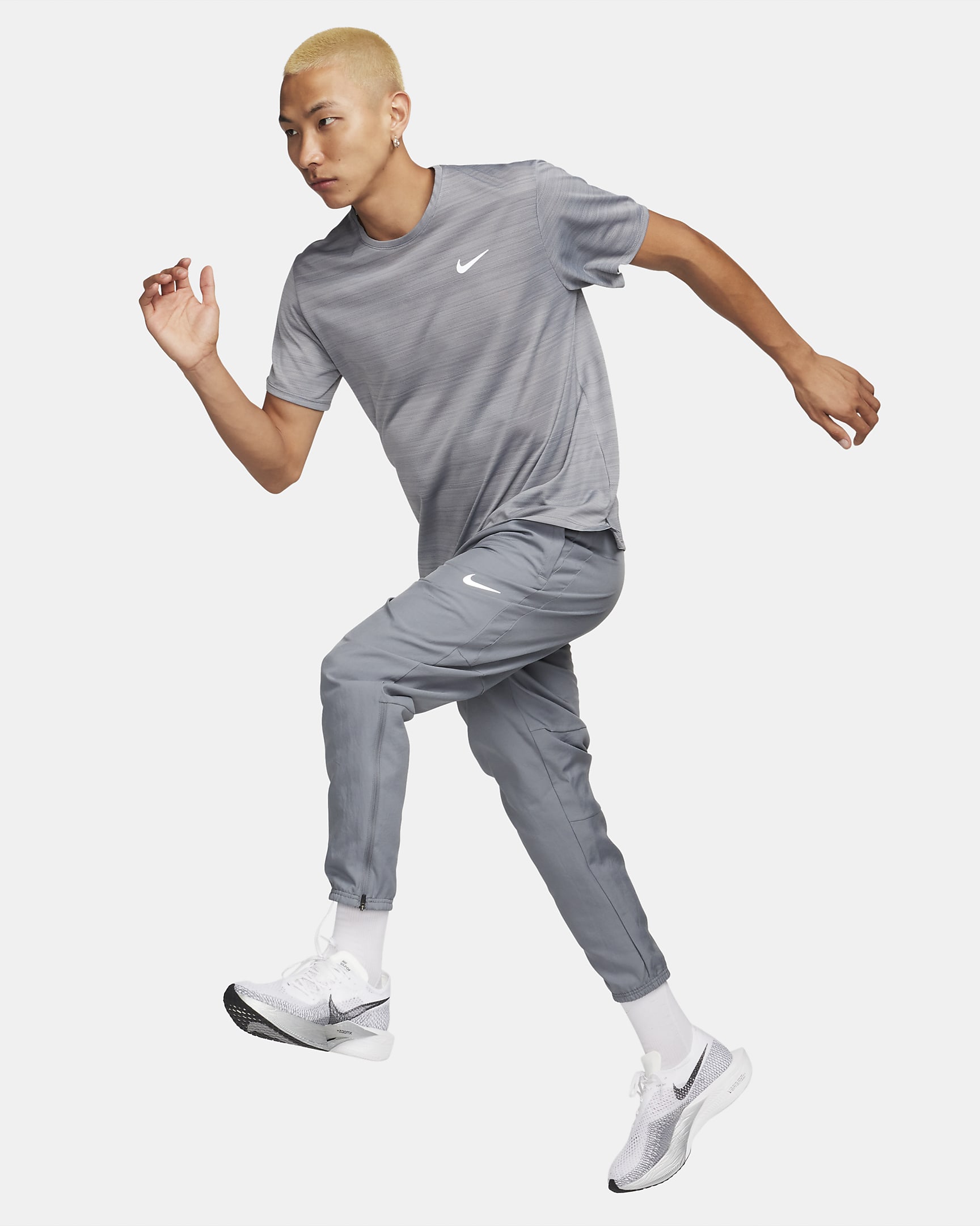 Vävda löparbyxor Nike Challenger Dri-FIT för män - Smoke Grey/Svart