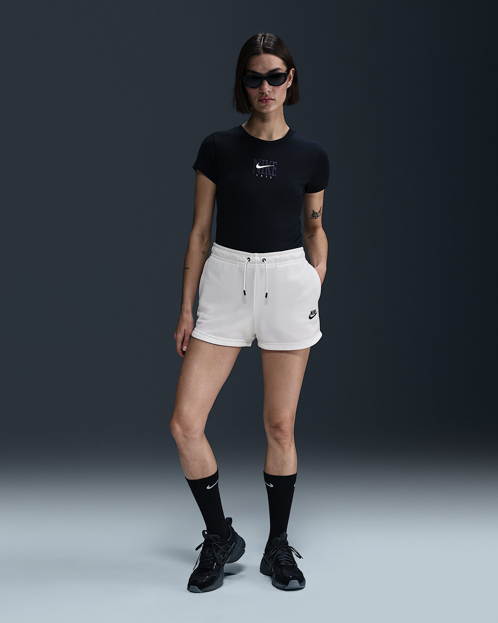 Shorts de French Terry para mujer Nike Sportswear Essential - Blanco/Negro