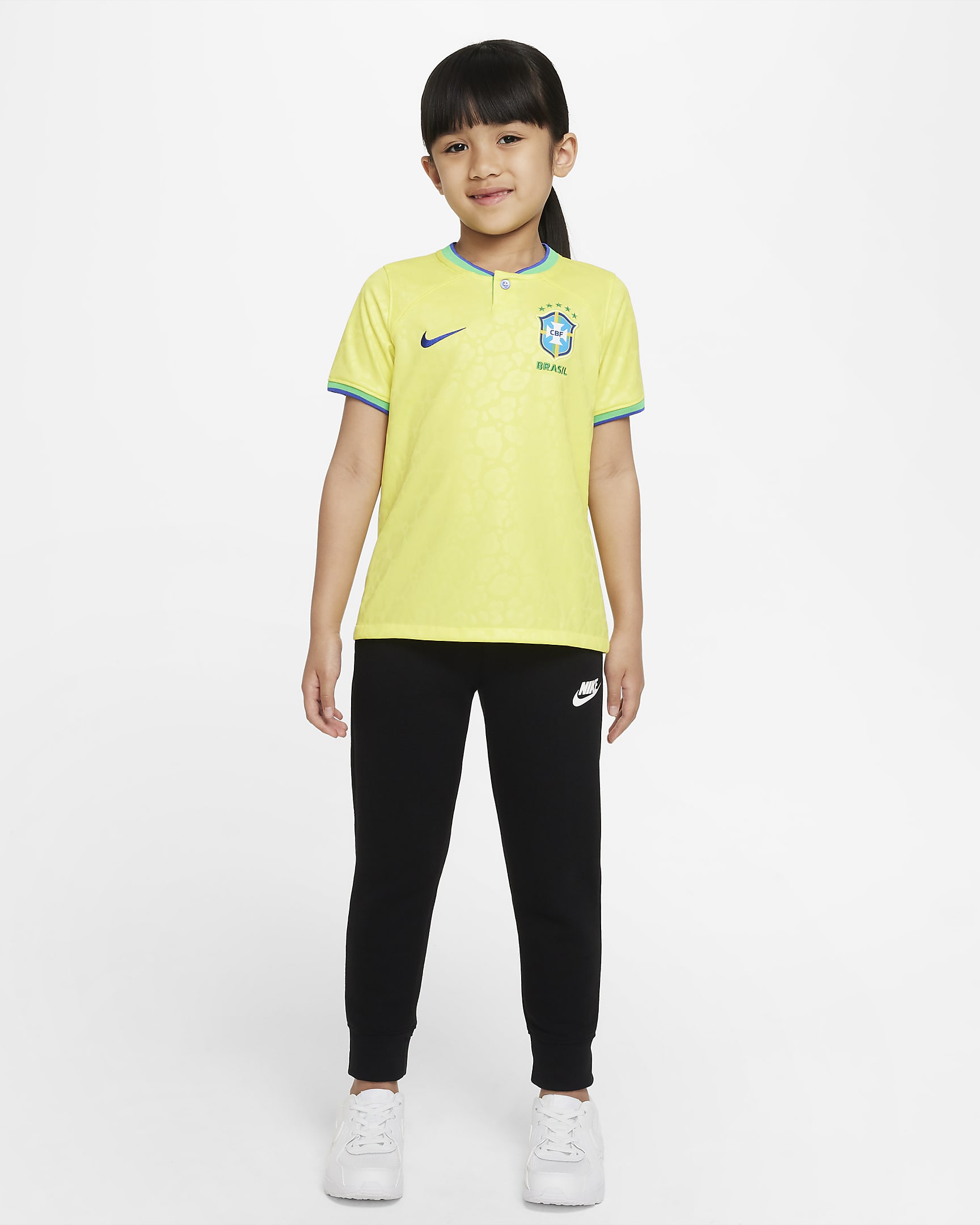 Brazil 2022/23 Home Younger Kids' Nike Dri-FIT Football Shirt - Dynamic Yellow/Green Spark/Paramount Blue/Paramount Blue