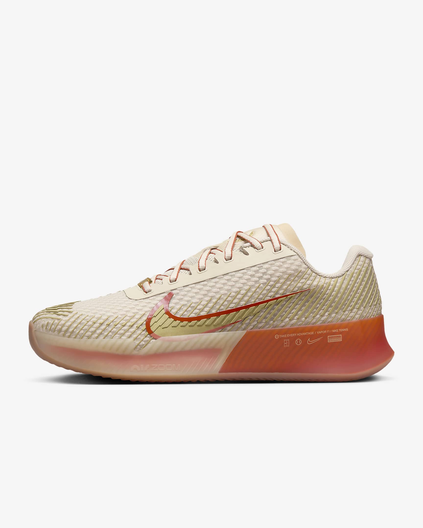 NikeCourt Air Zoom Vapor 11 Premium Damen-Tennisschuh für Clay Courts - Sanddrift/Rust Factor/Gum Medium Brown/Metallic Gold