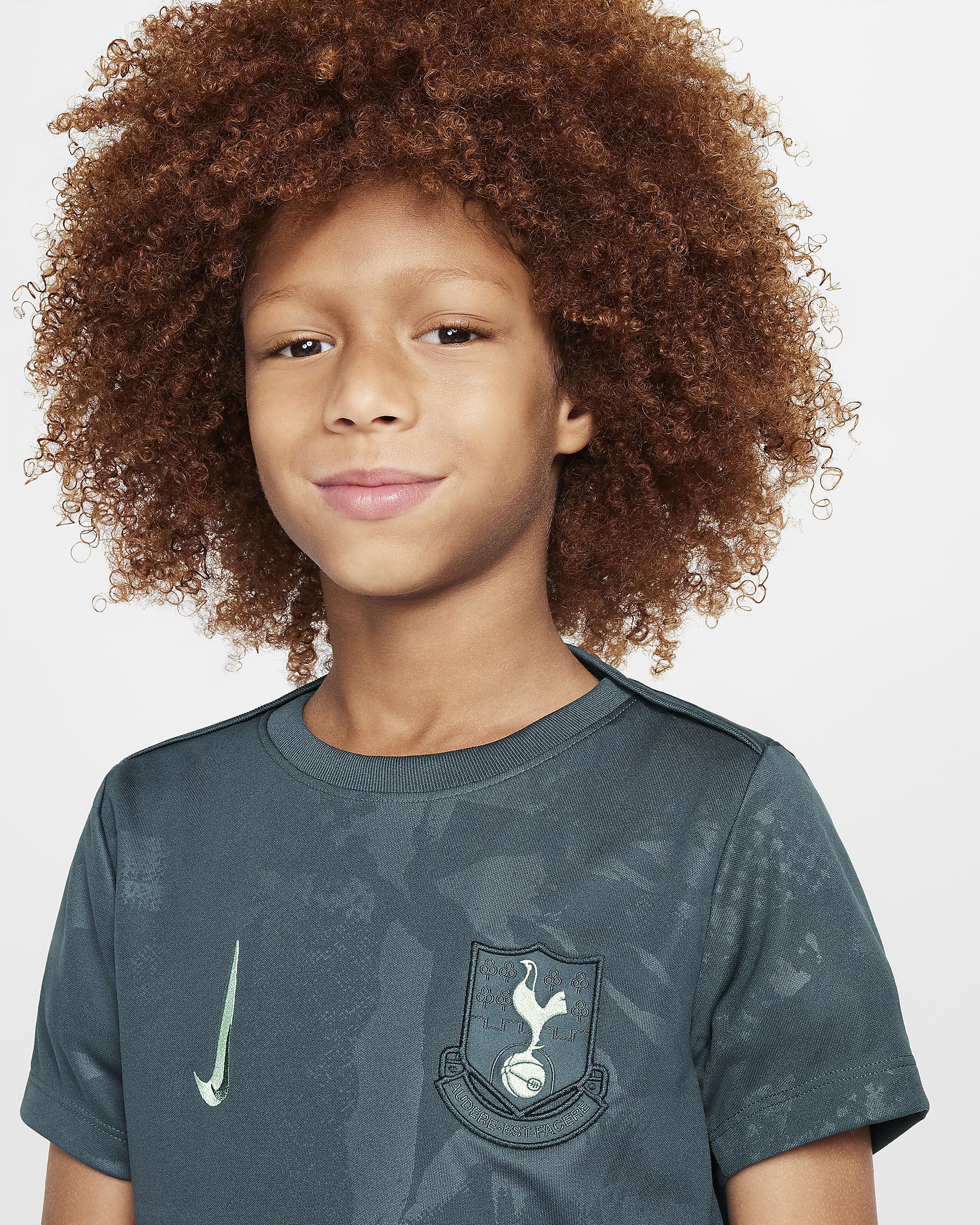 Przedmeczowa koszulka piłkarska dla dużych dzieci Nike Dri-FIT Tottenham Hotspur Academy Pro (wersja trzecia) - Faded Spruce/Enamel Green