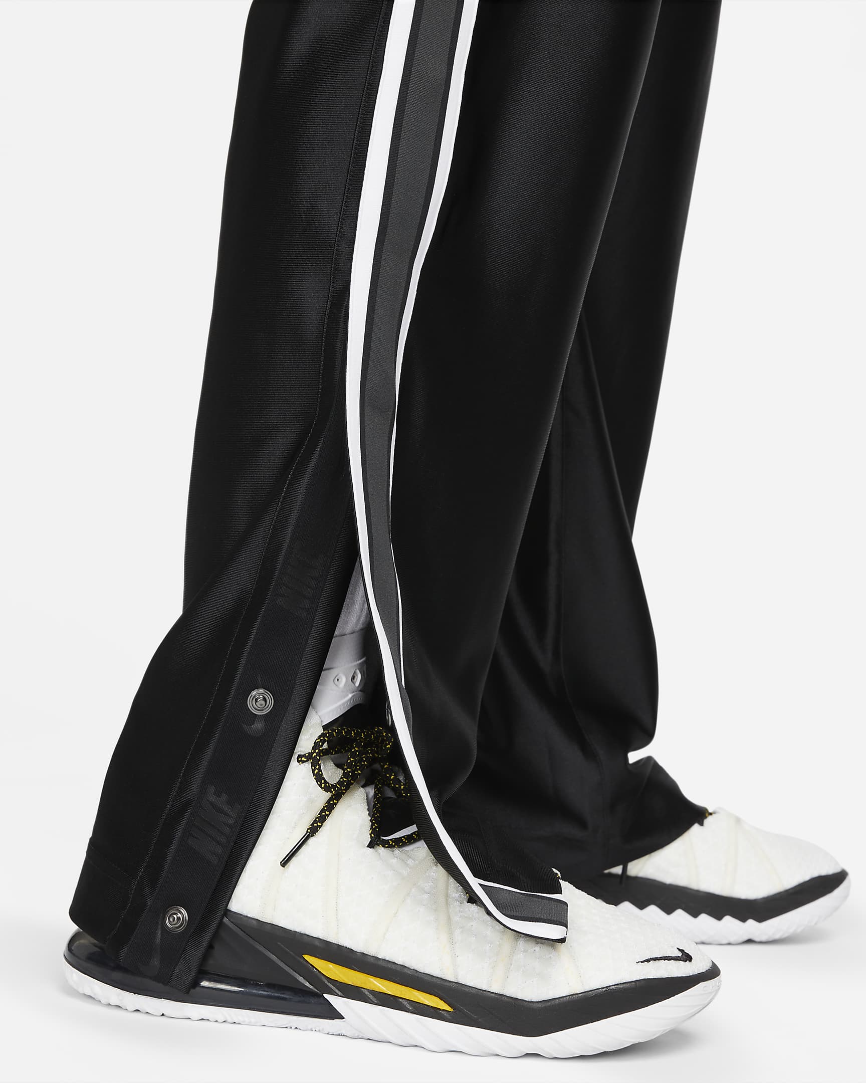 Nike Circa Men's Tearaway Basketball Trousers. Nike SA