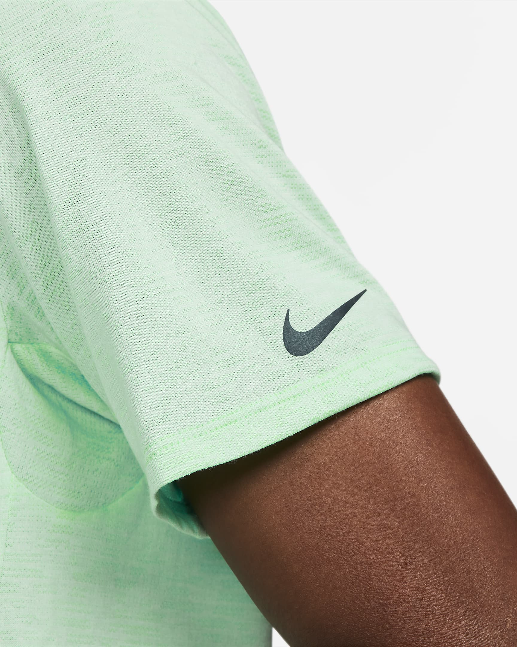 Nike DriFIT Run Division Pinnacle Men's ShortSleeve Running Top. Nike BE