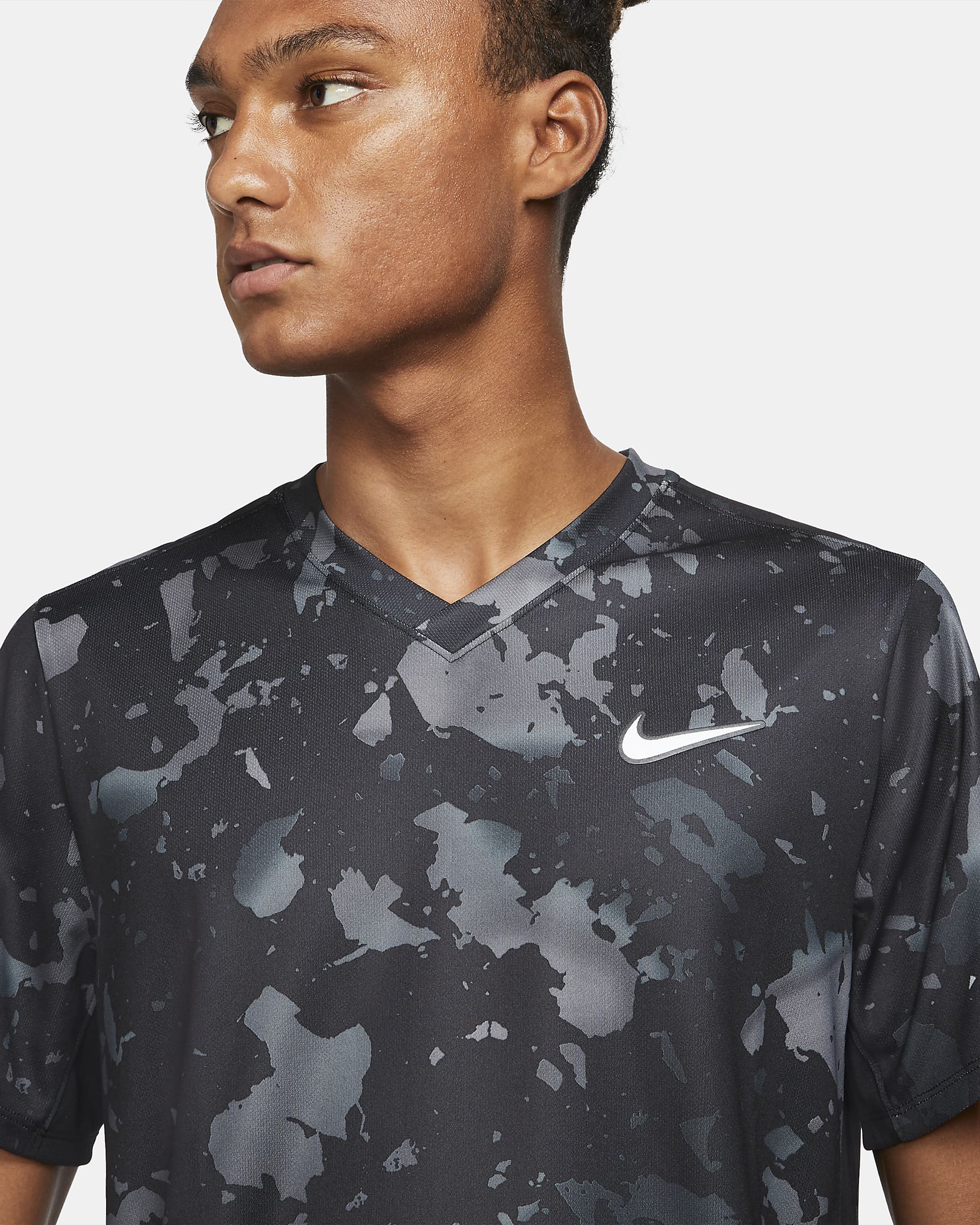 NikeCourt Dri-FIT Victory Men's Printed Tennis Top. Nike HR