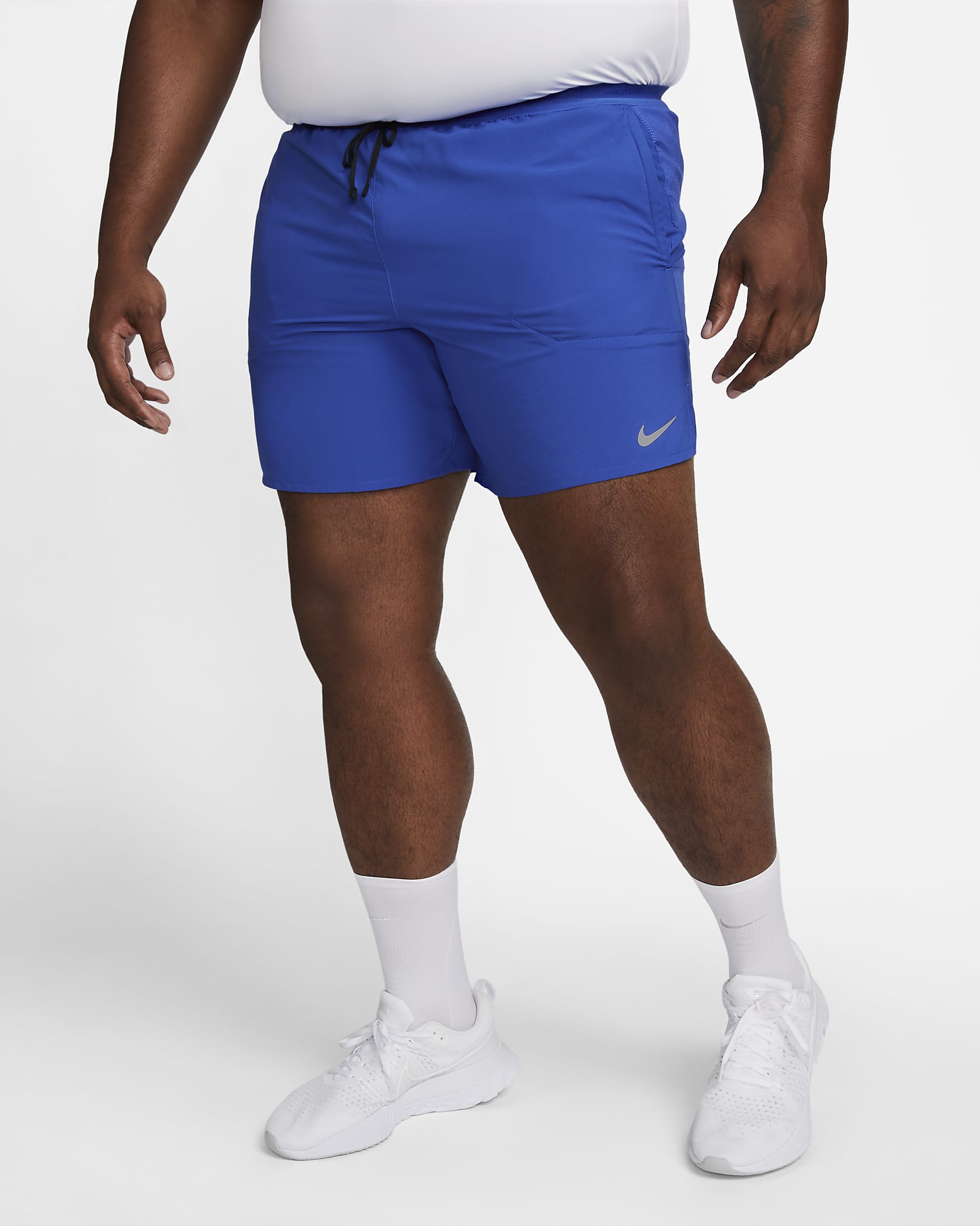 Shorts de correr Dri-FIT de 18 cm con forro de ropa interior para hombre Nike Stride - Royal juego/Negro