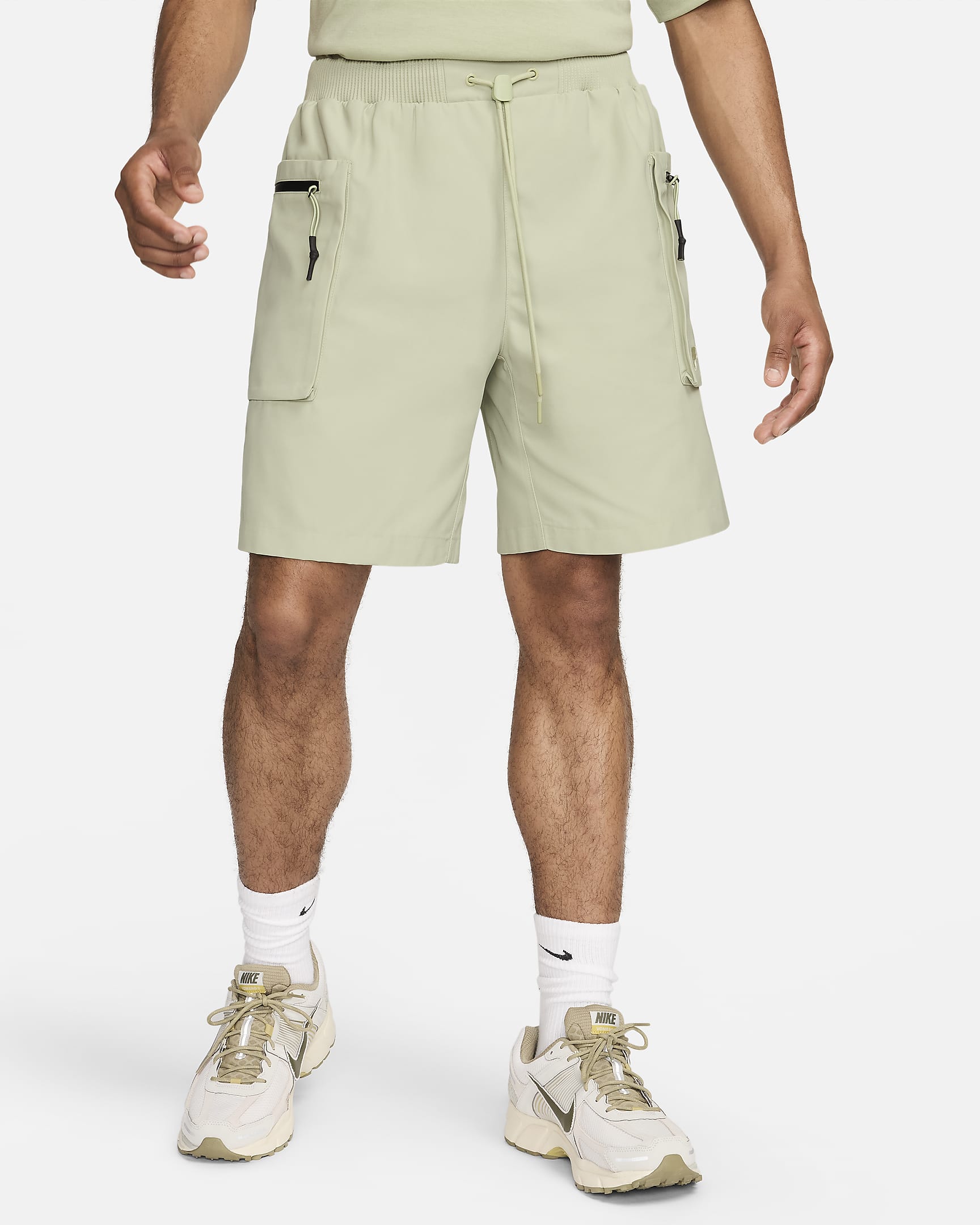 Shorts utility in tessuto Nike Sportswear Tech Pack – Uomo - Olive Aura/Nero/Olive Aura