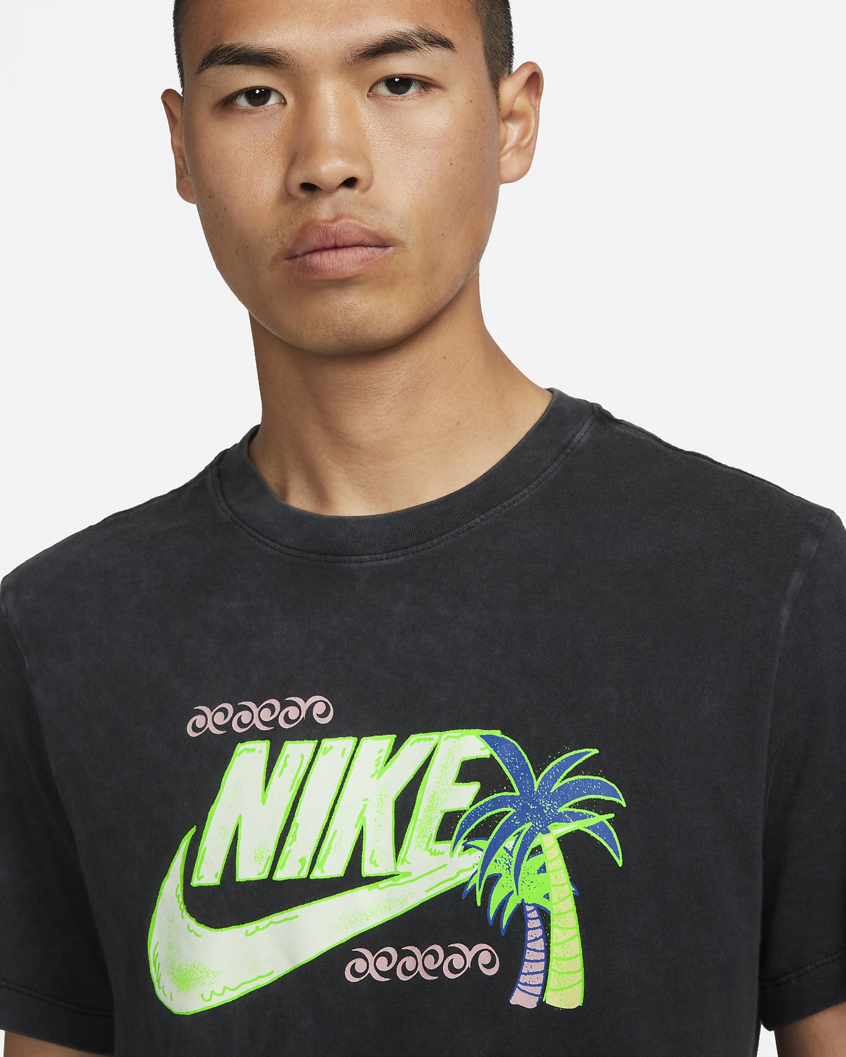 Nike Sportswear 男款 T 恤 - 黑色