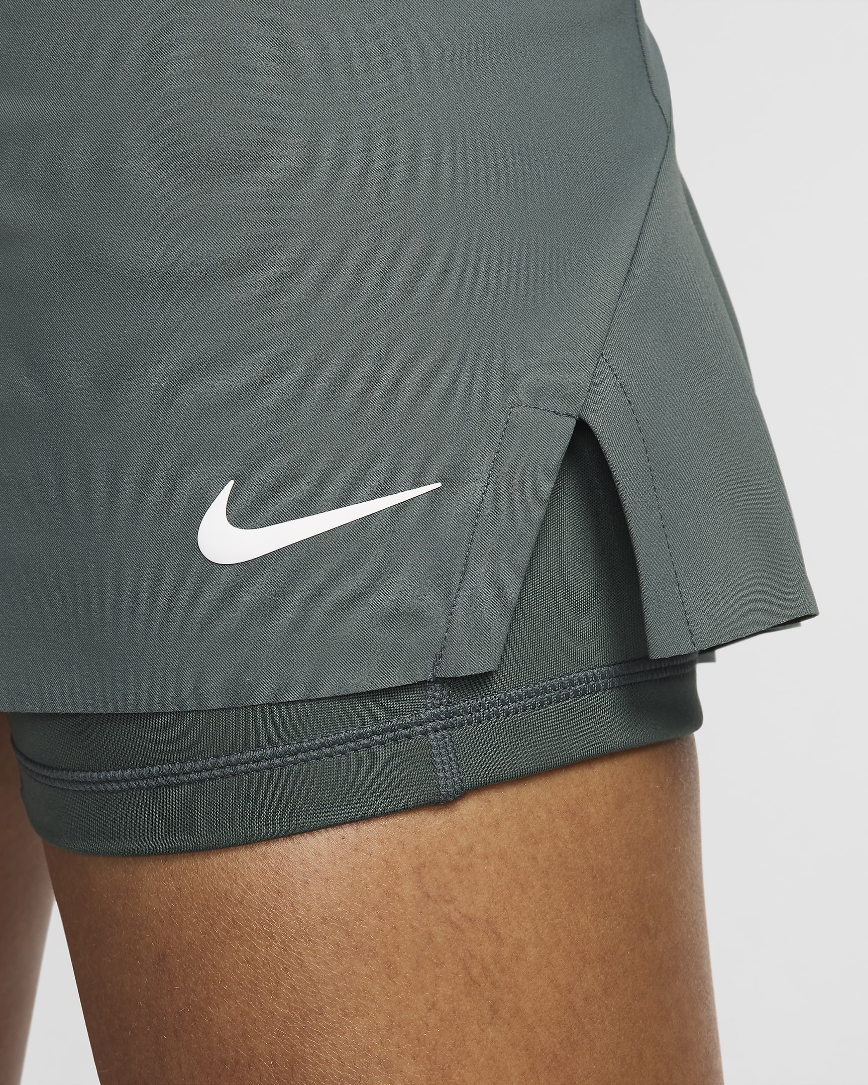 NikeCourt Slam Falda de tenis Dri-FIT - Mujer - Vintage Green/Vintage Green/Blanco