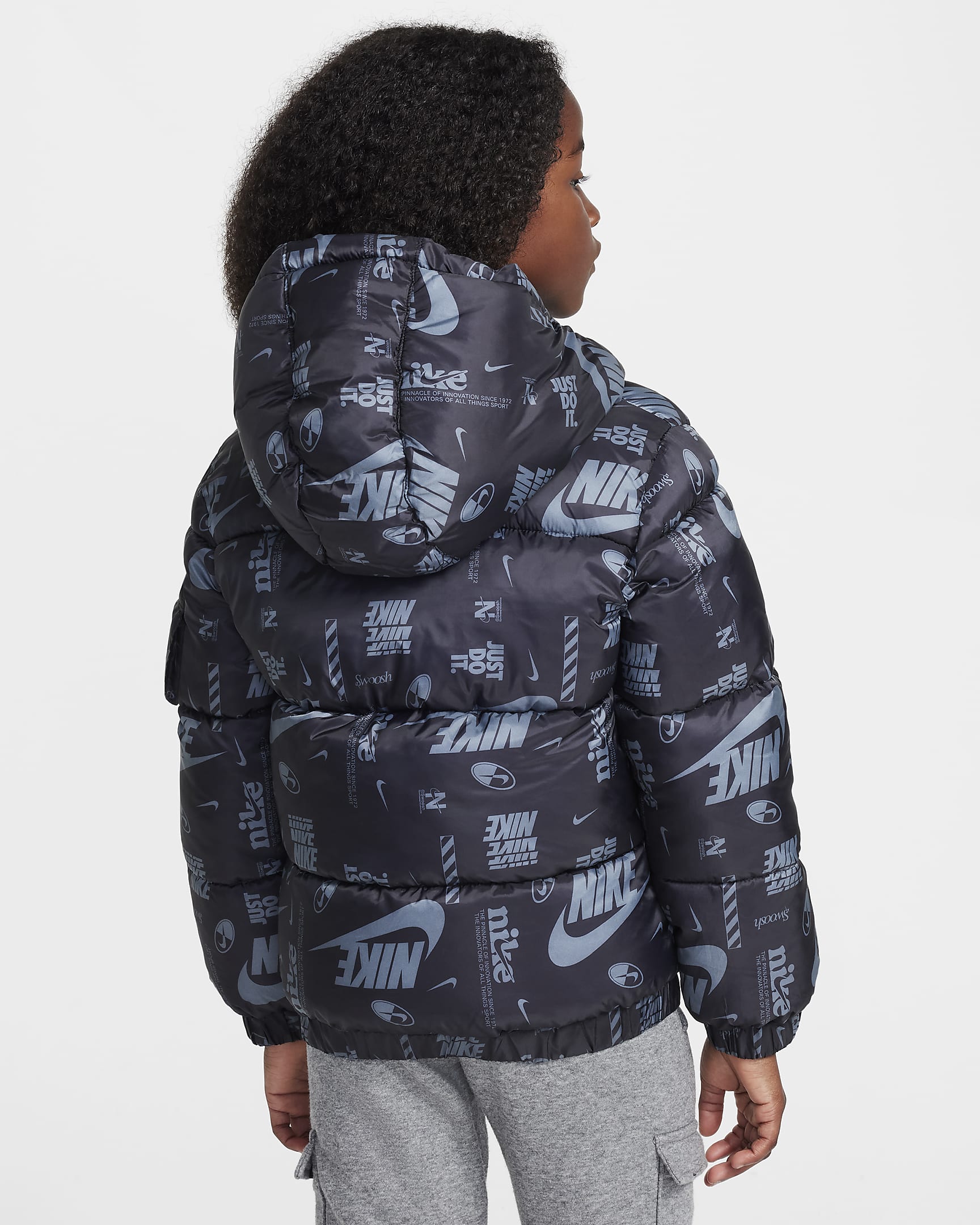 Nike DNA Puffer-Jacke mit Logo (jüngere Kinder) - Schwarz