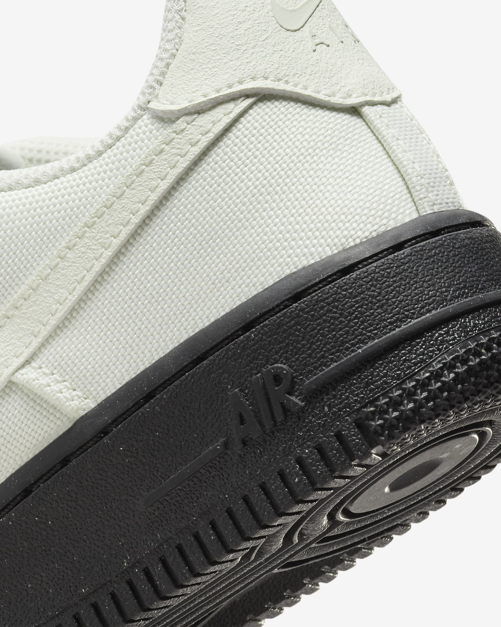 nike air force 1 lv8 3