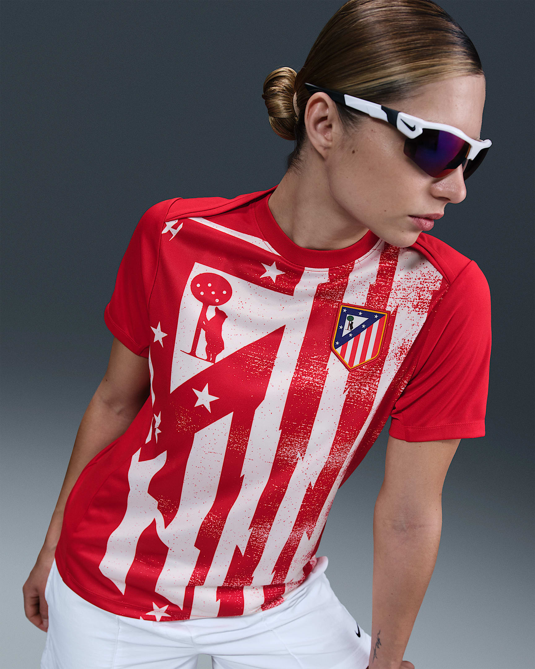 Primera equipación Academy Pro Atlético de Madrid Camiseta de manga corta de fútbol para antes del partido Nike Dri-FIT - Mujer - Sport Red/Blanco