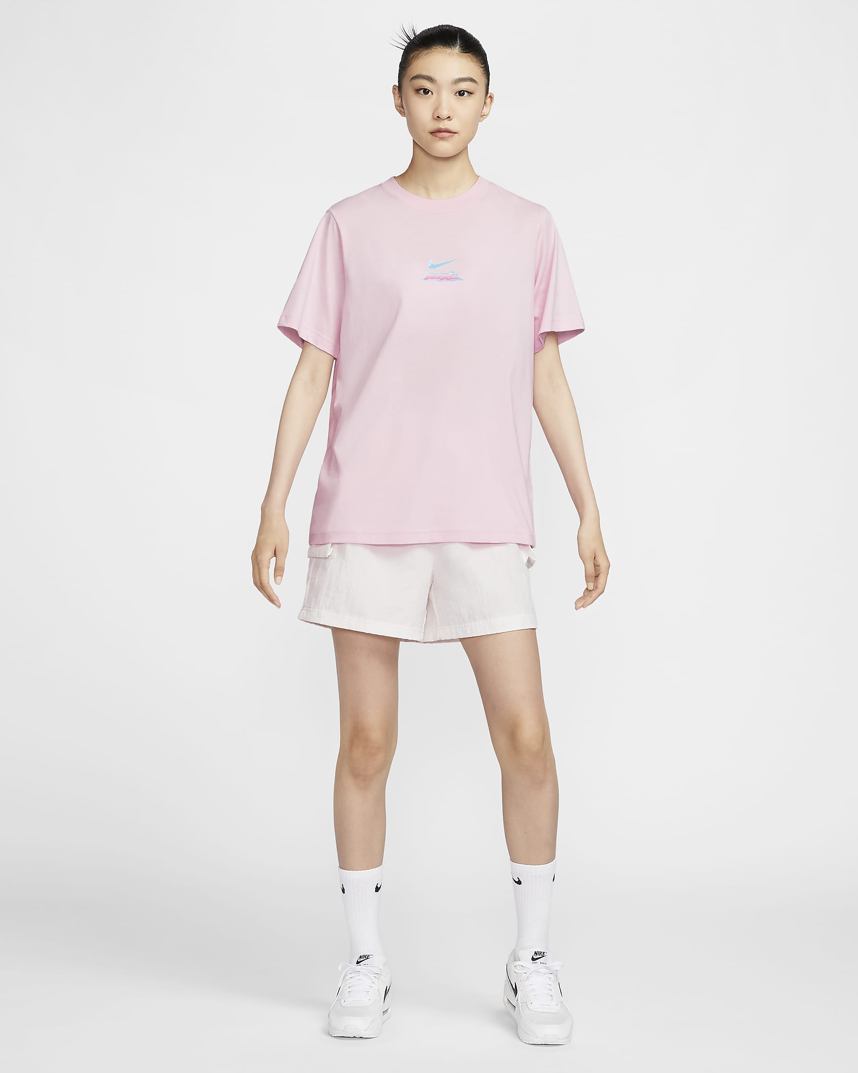 เสื้อยืดผู้หญิง Nike Sportswear Essential - Pink Foam