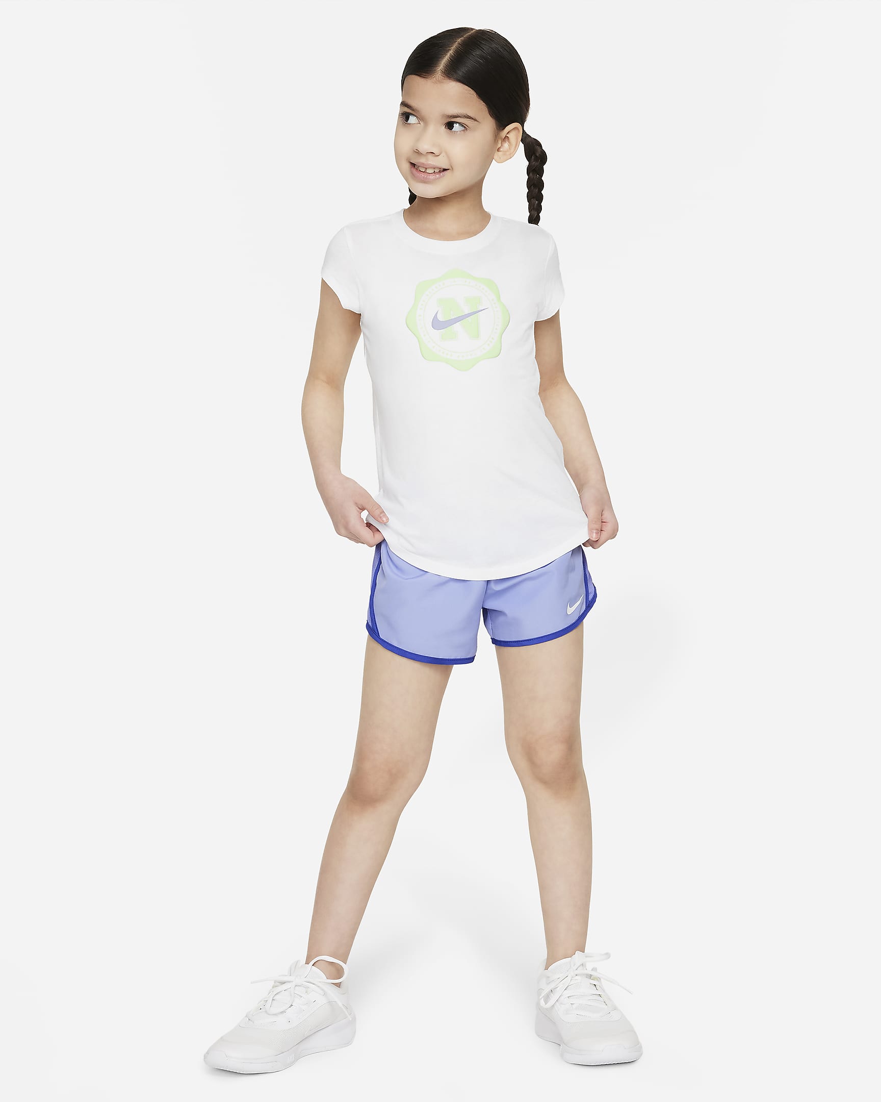 Playera con gráfico para niños talla pequeña Nike Prep in Your Step - Blanco