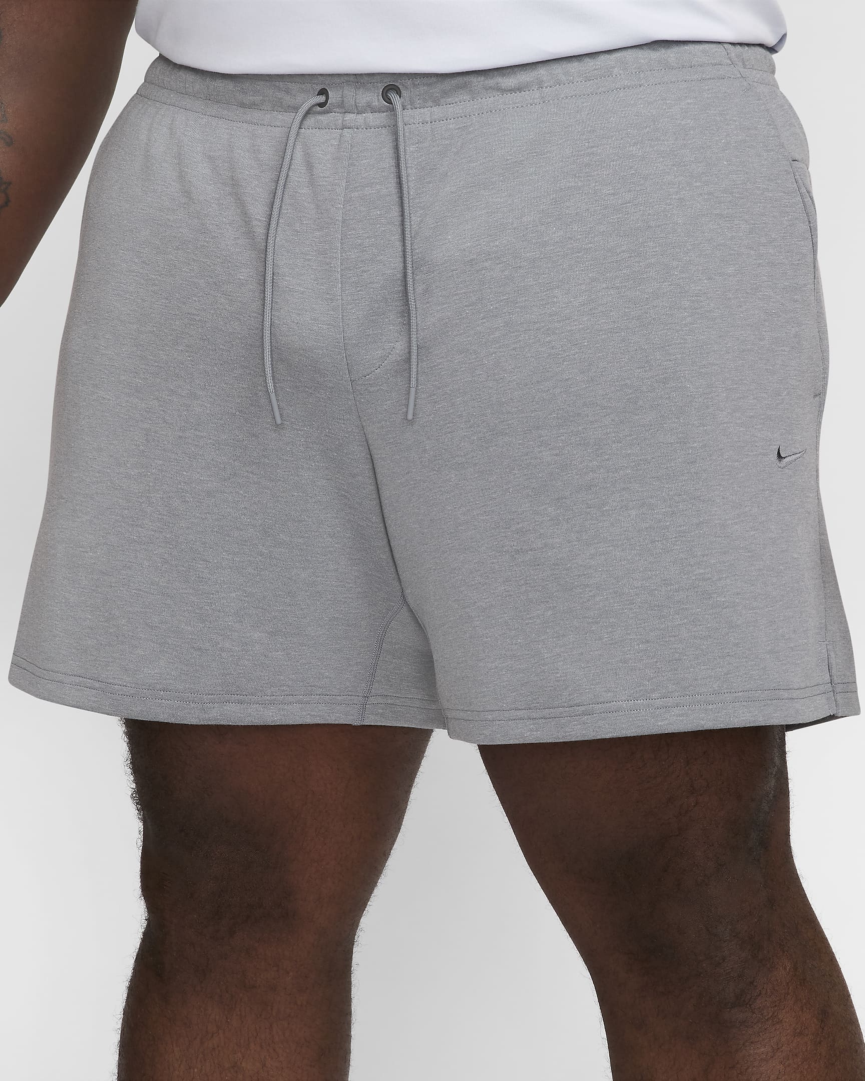 Nike Primary Dri-FIT UV allsidig shorts uten fôr til herre (18 cm) - Cool Grey/Heather/Cool Grey