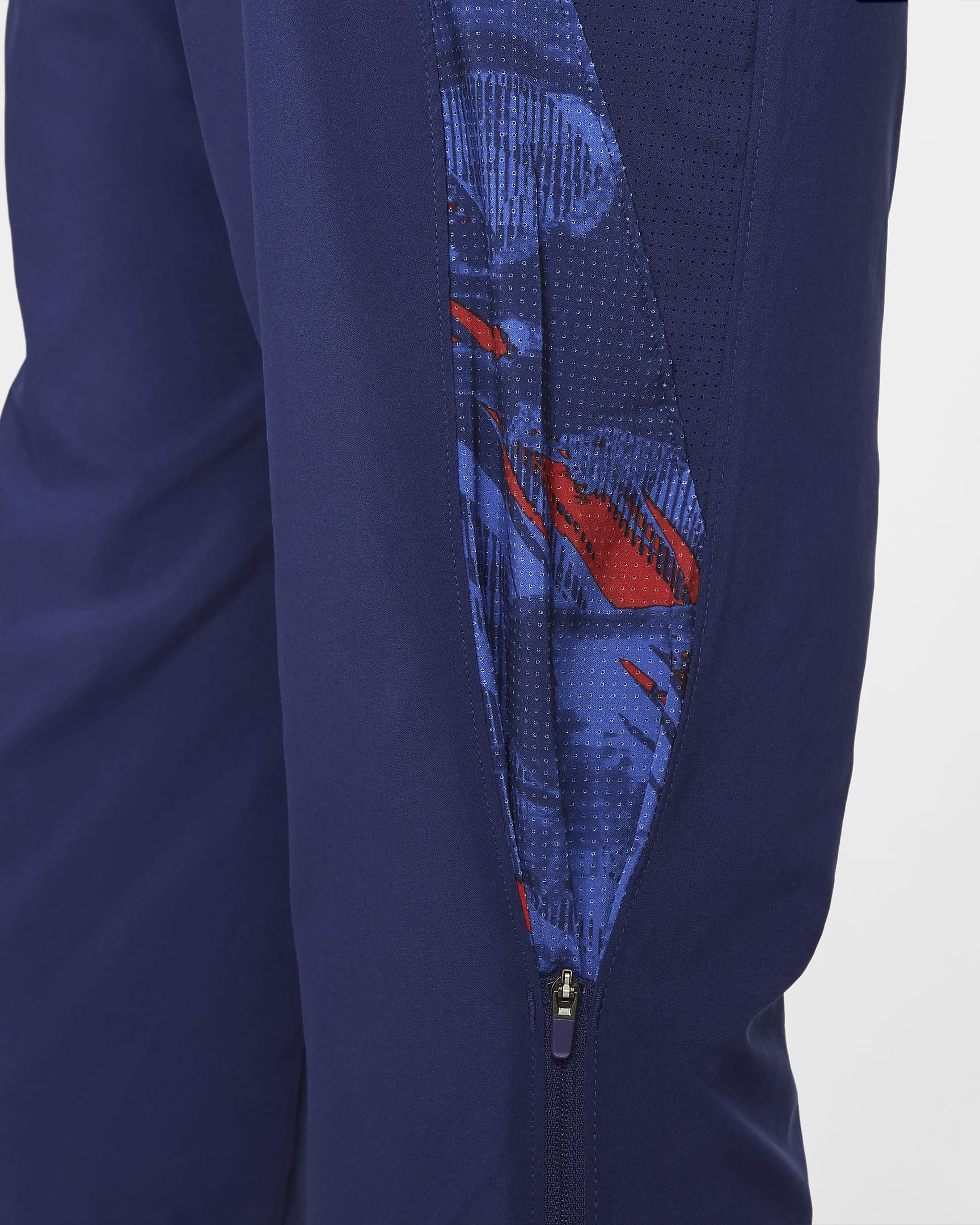 England Men's Nike DriFIT Woven Football Tracksuit Bottoms. Nike LU